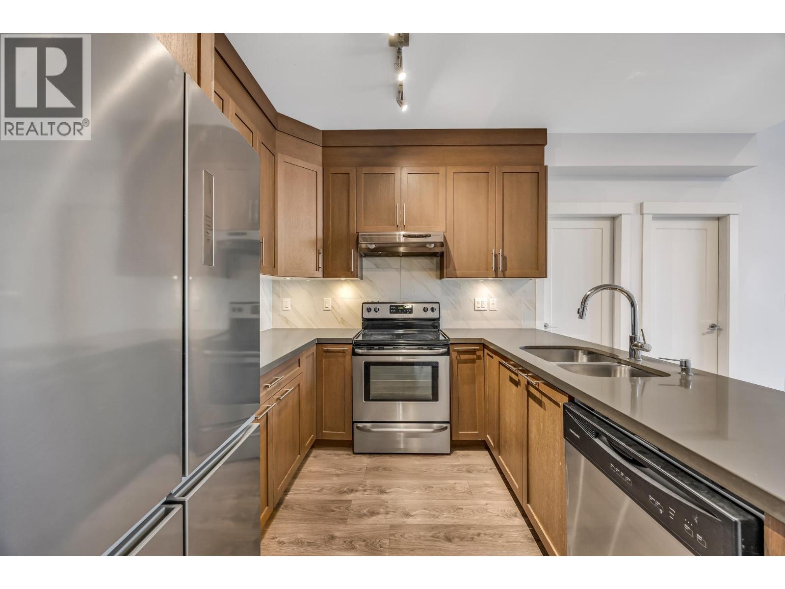 403 827 Roderick Avenue, Coquitlam, British Columbia  V3K 0E3 - Photo 11 - R3067658