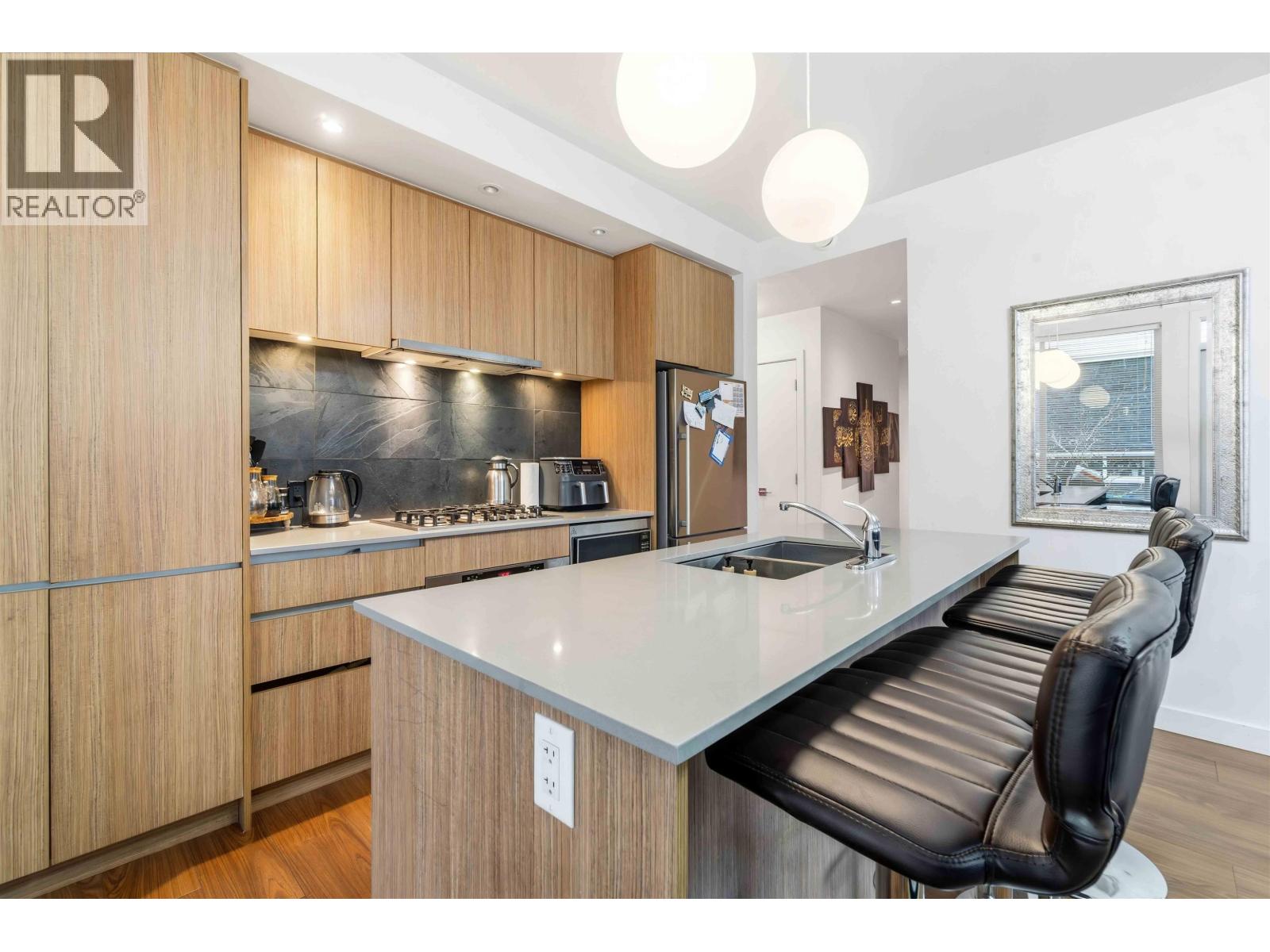 316 516 Foster Avenue, Coquitlam, British Columbia  V3J 0H8 - Photo 6 - R3097695