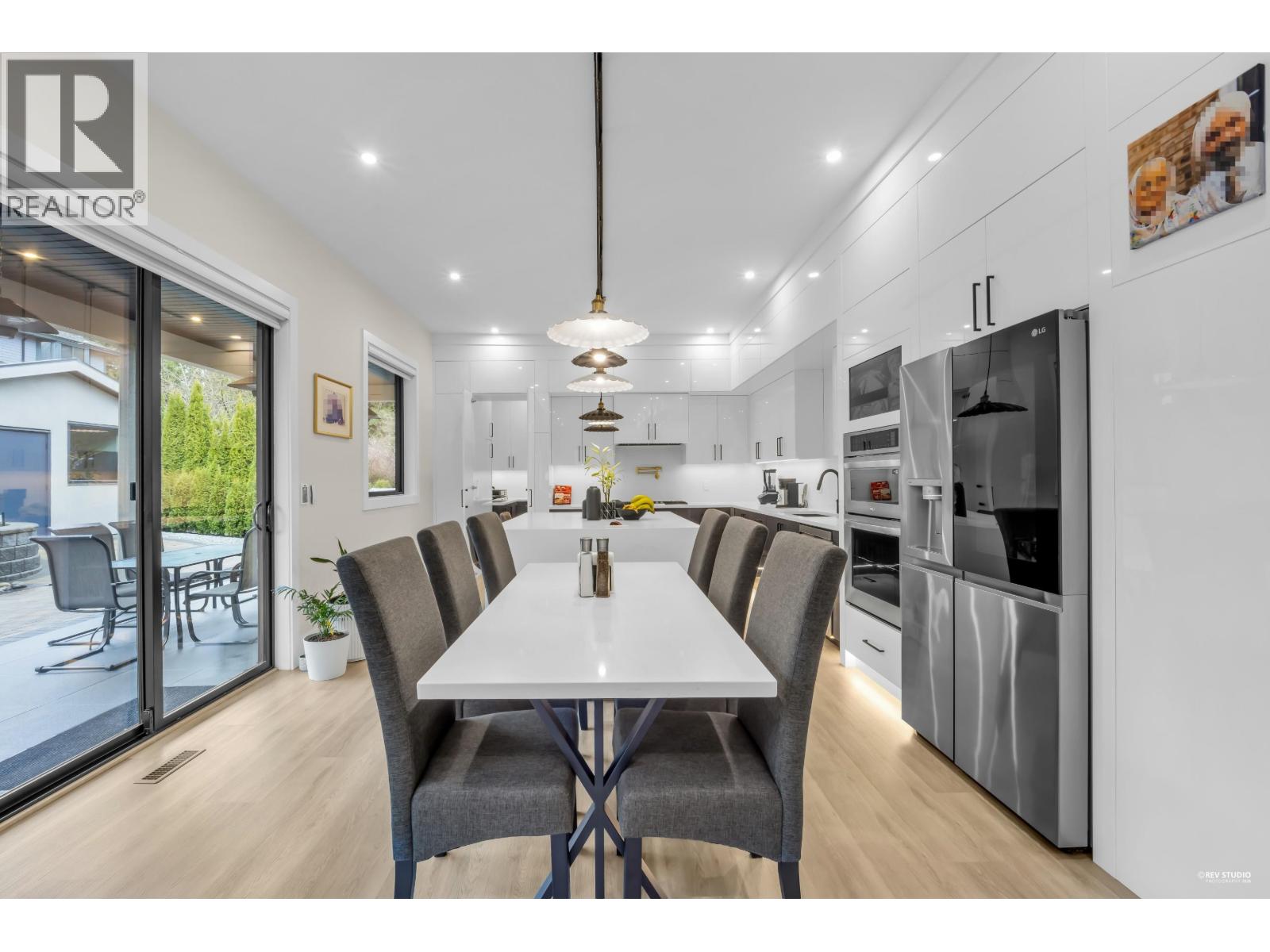 8230 Lakefield Drive, Burnaby, British Columbia  V5E 4G7 - Photo 10 - R3097563