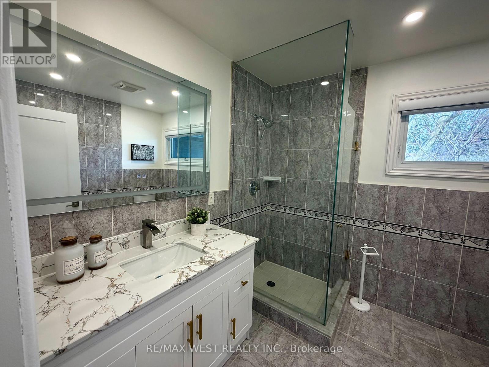 416 The Kingsway, Toronto, Ontario  M9A 3V9 - Photo 23 - W12858548