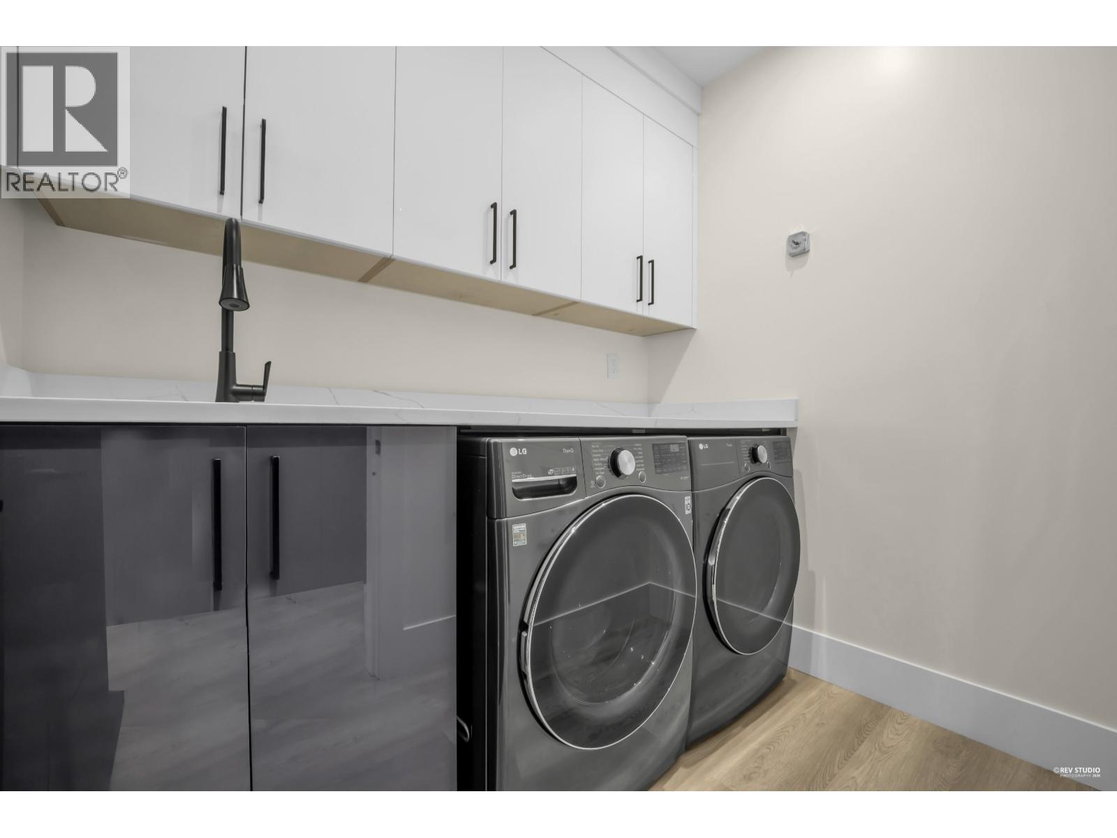 8230 Lakefield Drive, Burnaby, British Columbia  V5E 4G7 - Photo 17 - R3097563