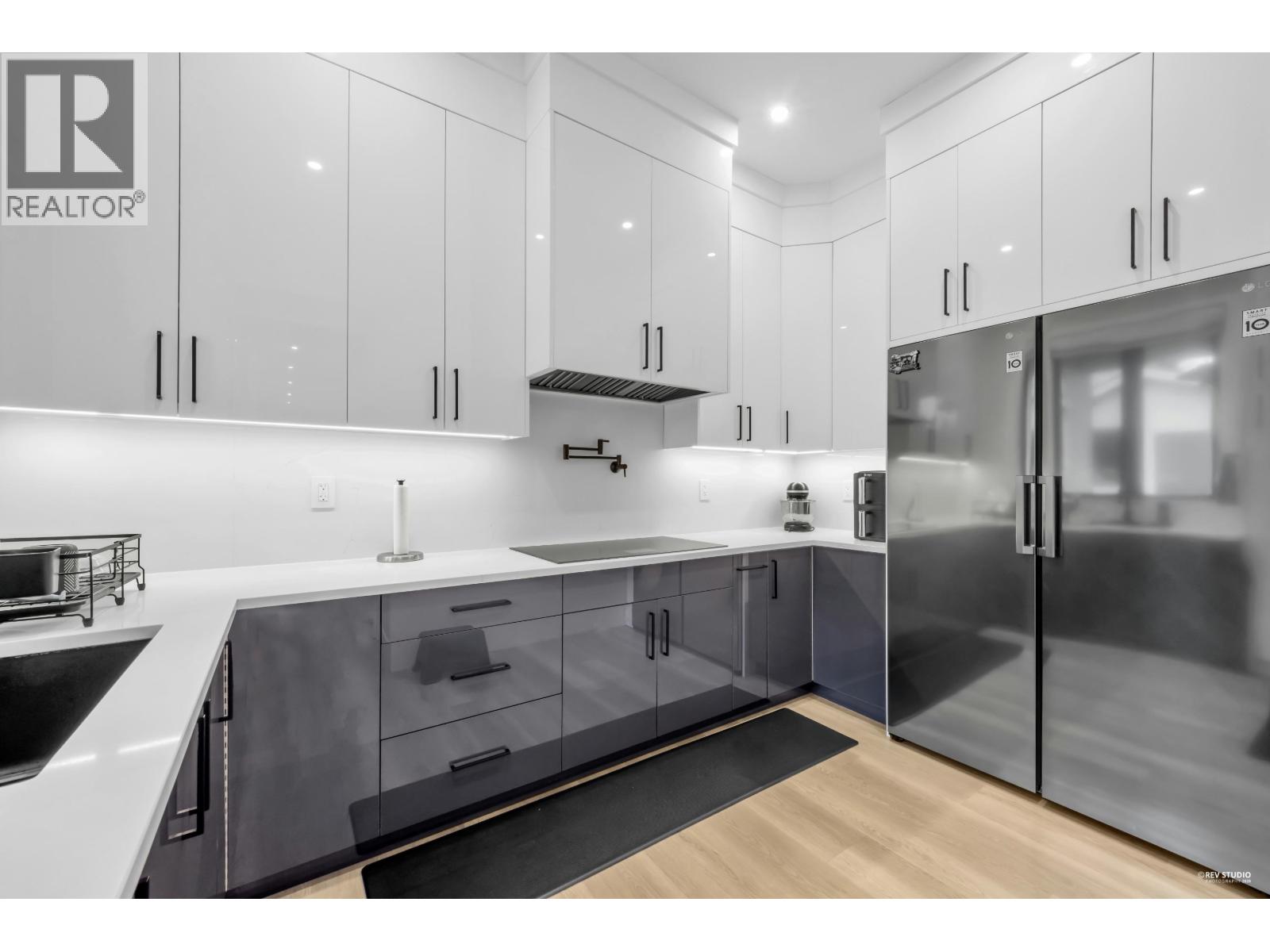 8230 Lakefield Drive, Burnaby, British Columbia  V5E 4G7 - Photo 14 - R3097563