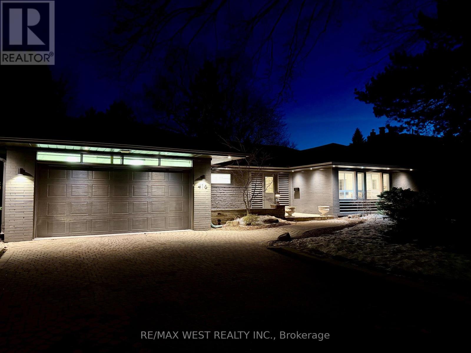 416 The Kingsway, Toronto, Ontario  M9A 3V9 - Photo 2 - W12858548