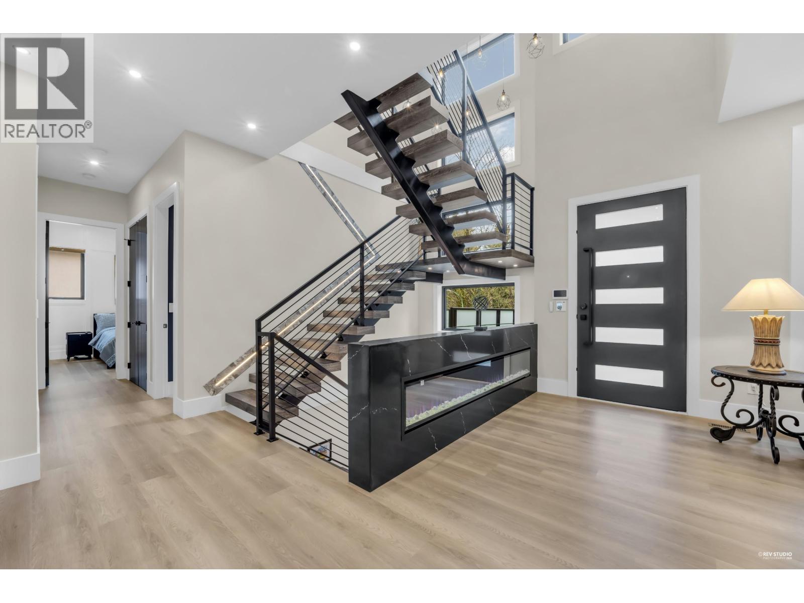 8230 Lakefield Drive, Burnaby, British Columbia  V5E 4G7 - Photo 6 - R3097563