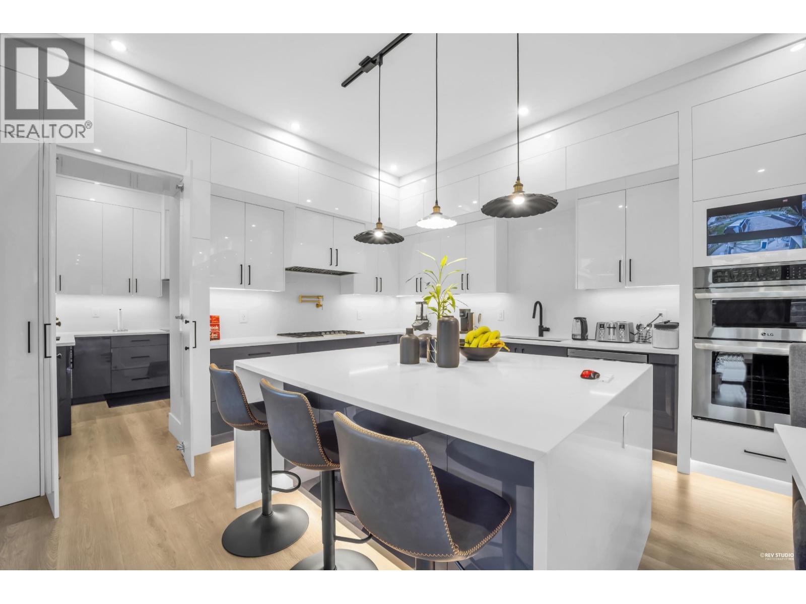 8230 Lakefield Drive, Burnaby, British Columbia  V5E 4G7 - Photo 13 - R3097563