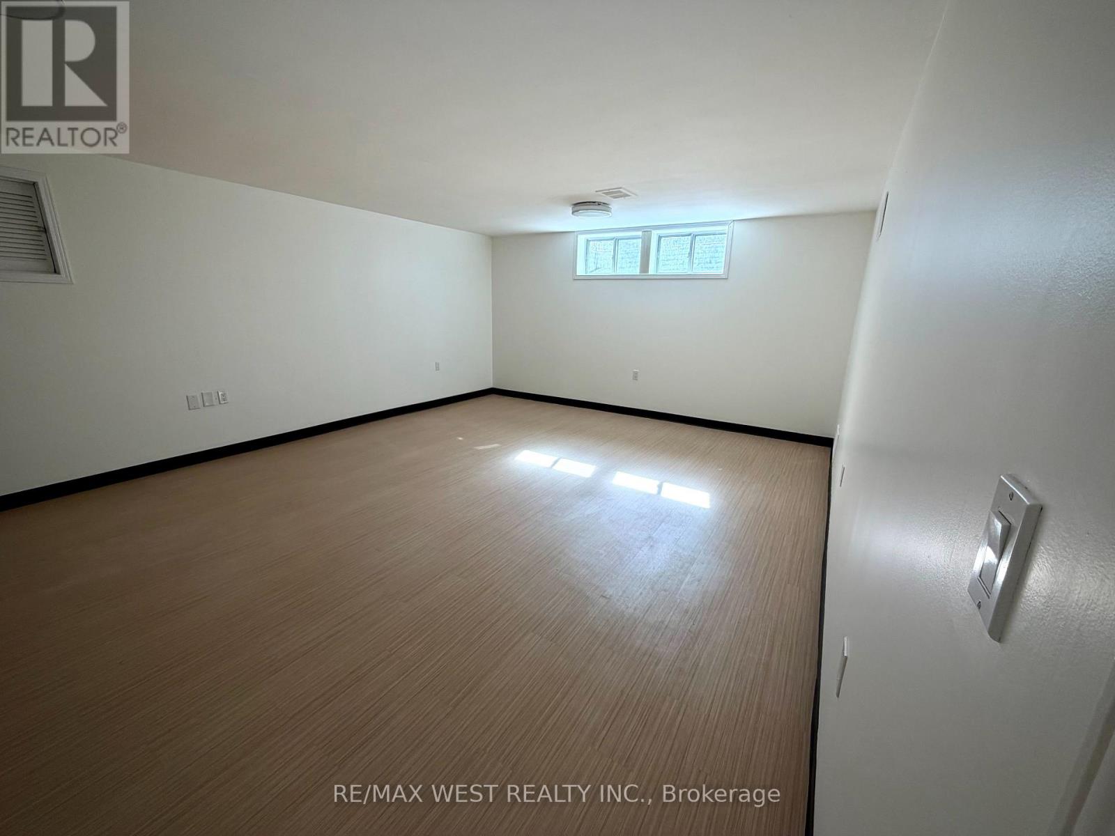 416 The Kingsway, Toronto, Ontario  M9A 3V9 - Photo 39 - W12858548