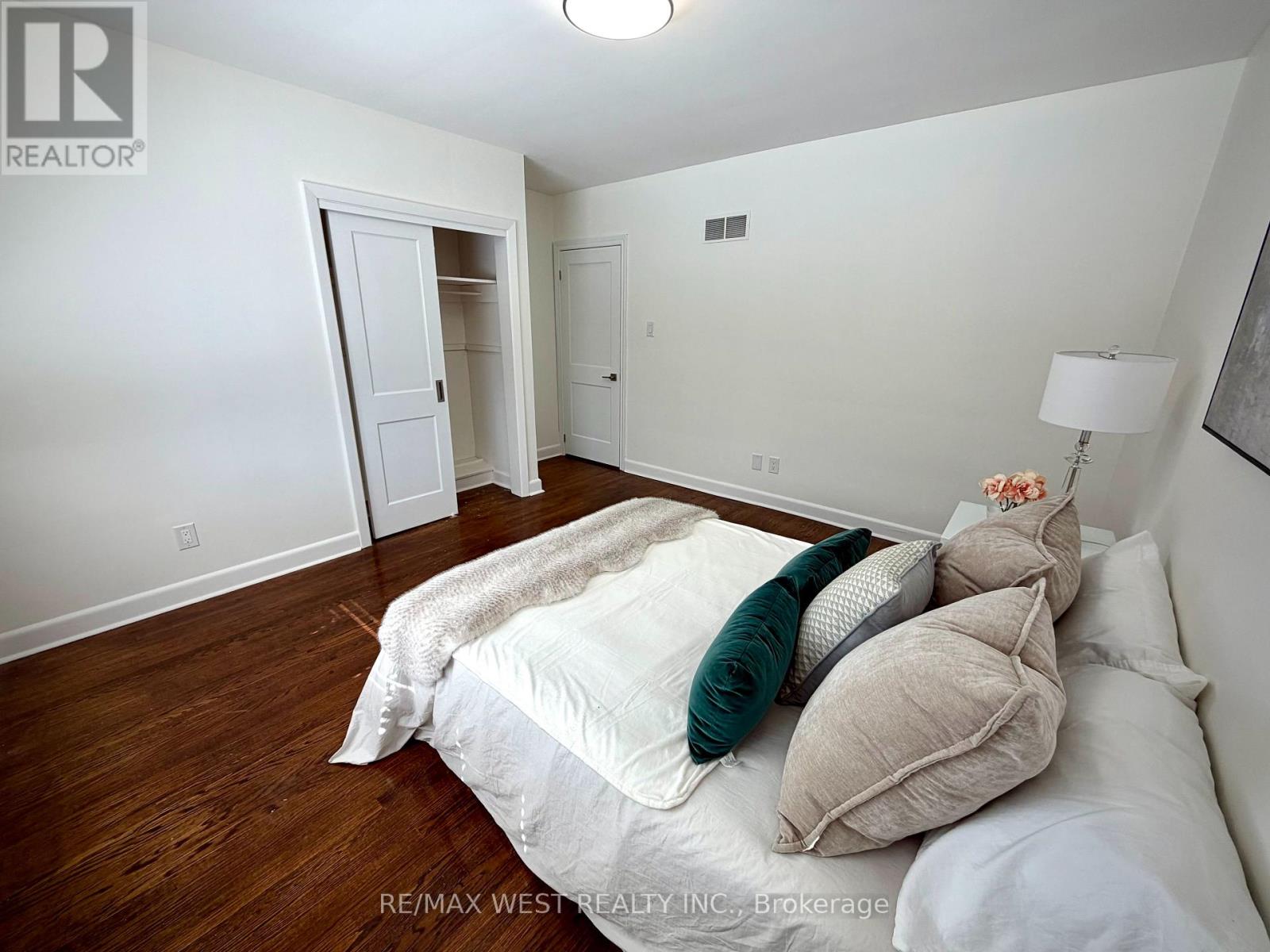 416 The Kingsway, Toronto, Ontario  M9A 3V9 - Photo 27 - W12858548