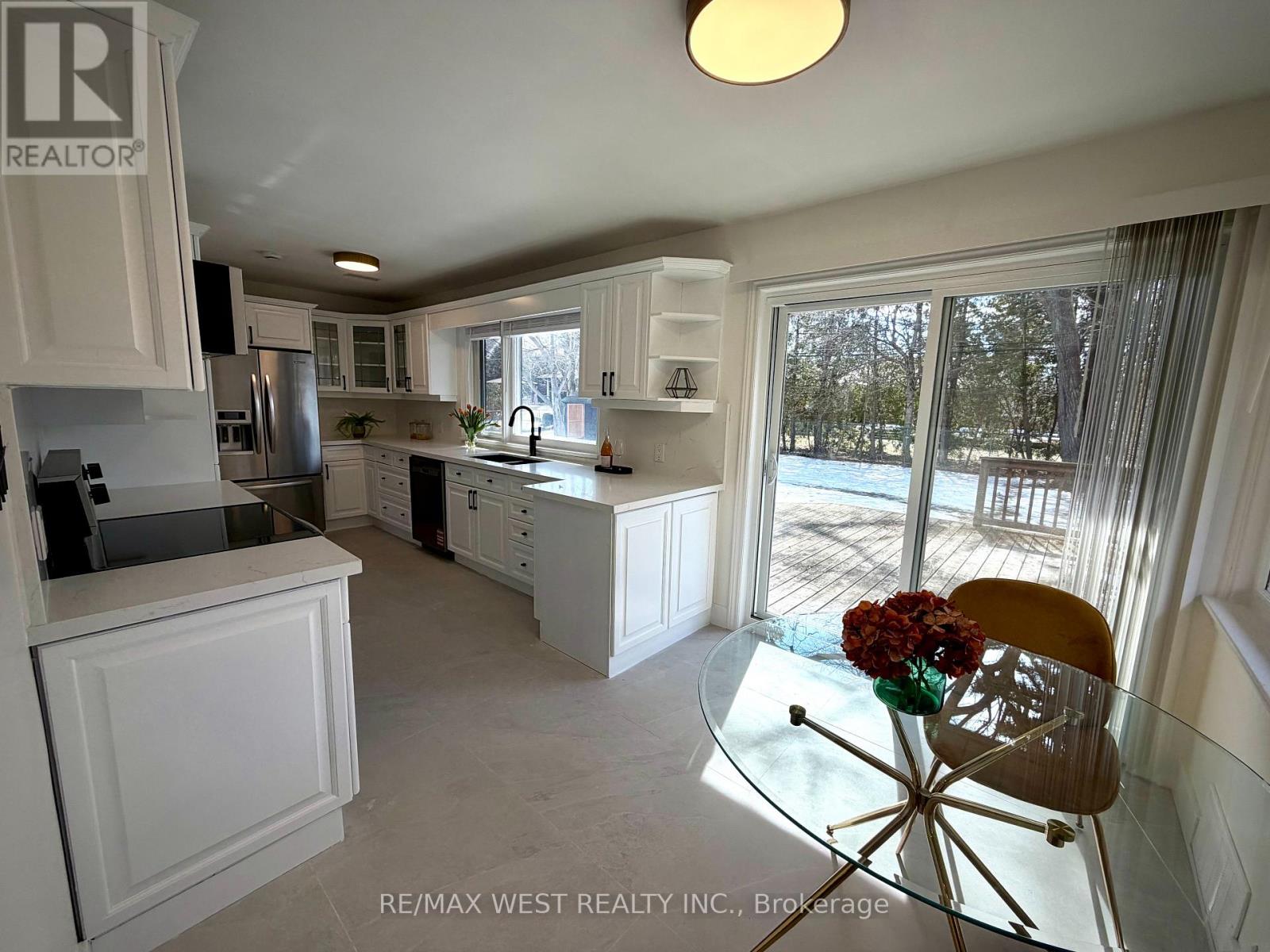 416 The Kingsway, Toronto, Ontario  M9A 3V9 - Photo 18 - W12858548