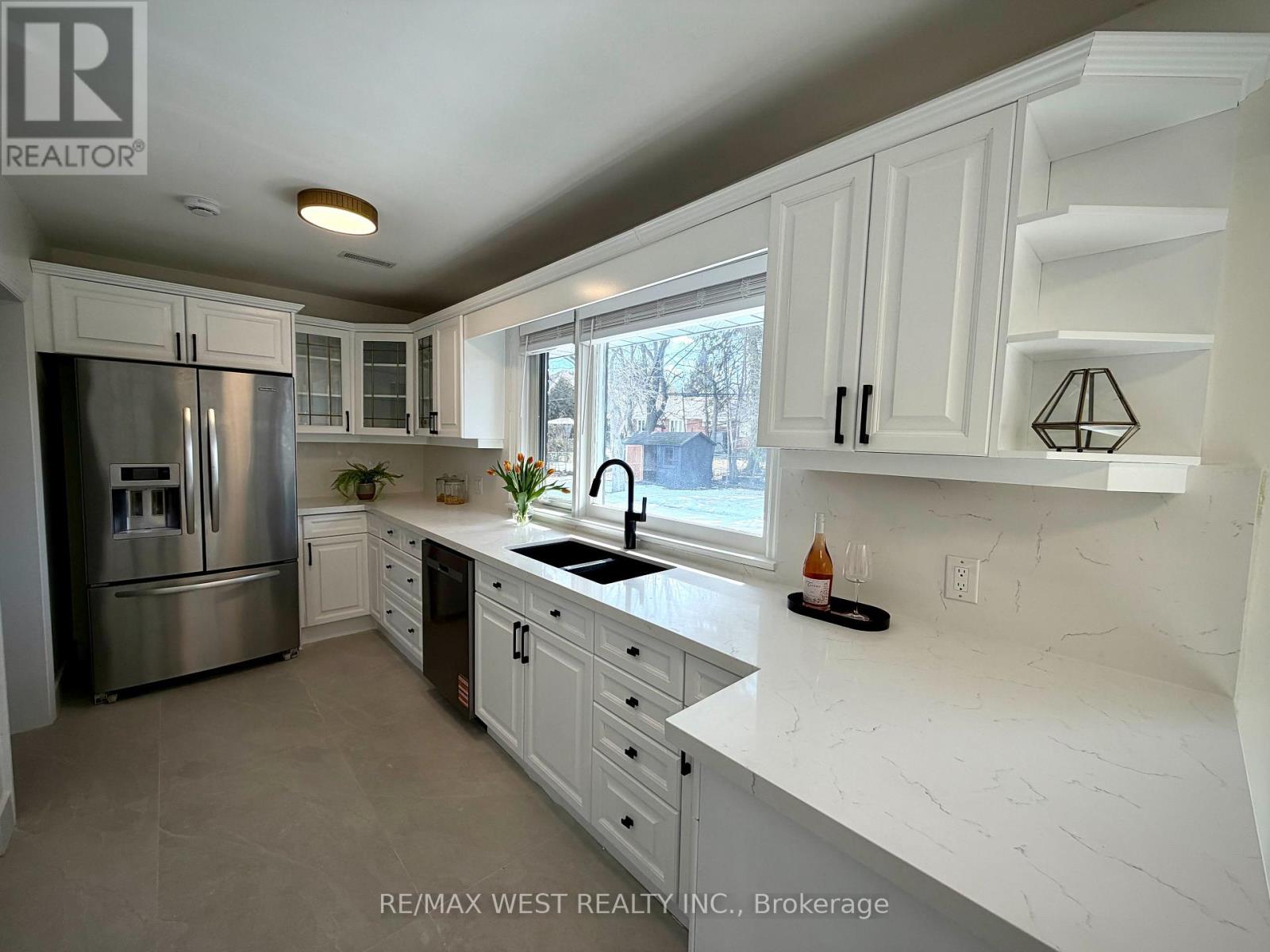 416 The Kingsway, Toronto, Ontario  M9A 3V9 - Photo 21 - W12858548