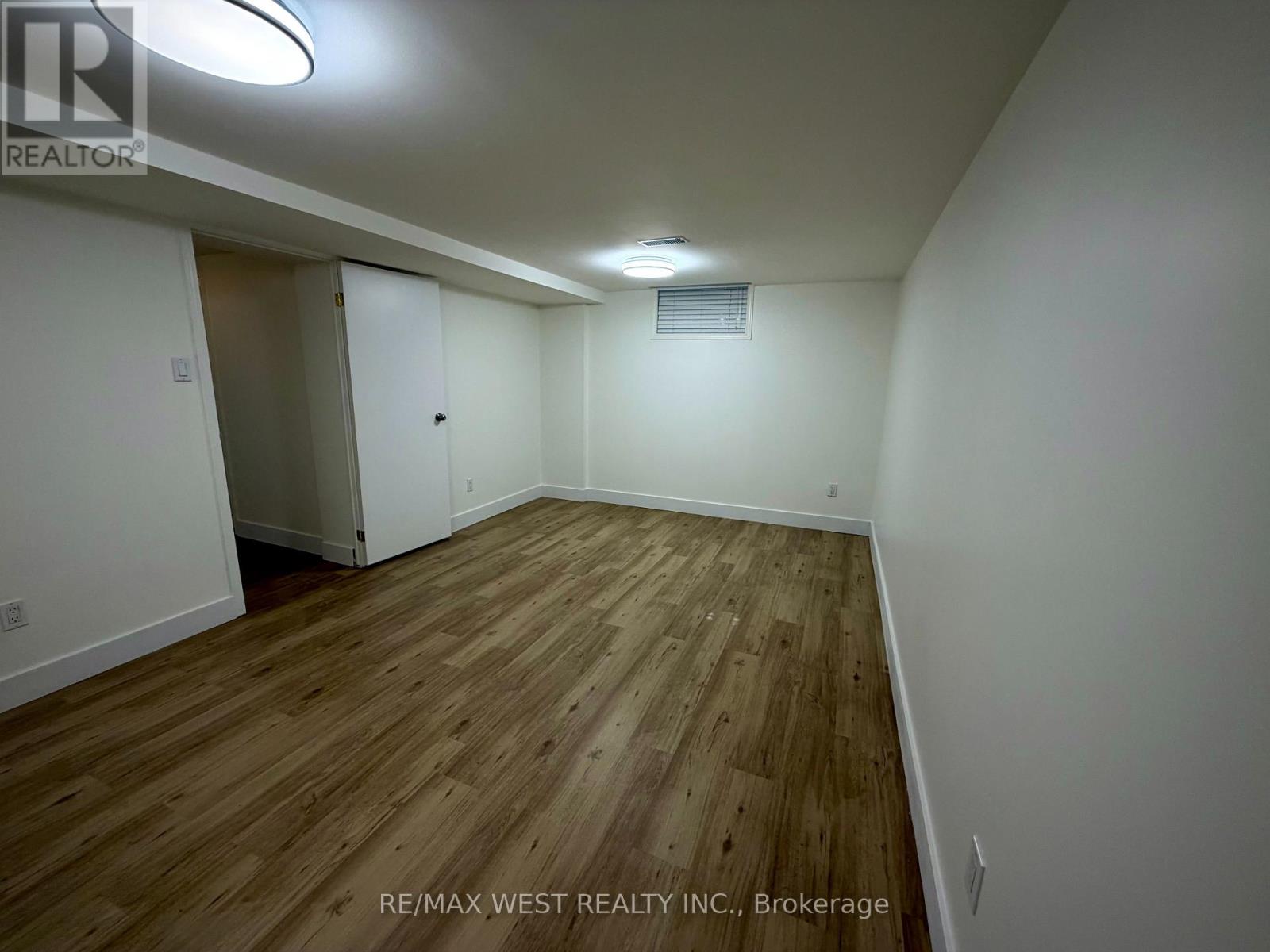 416 The Kingsway, Toronto, Ontario  M9A 3V9 - Photo 45 - W12858548