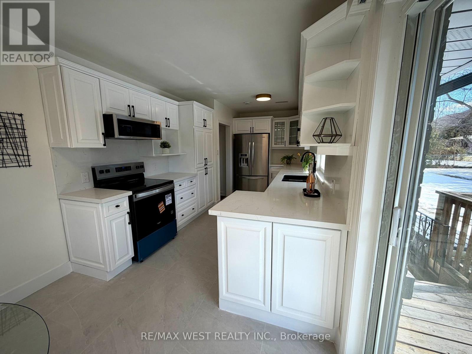 416 The Kingsway, Toronto, Ontario  M9A 3V9 - Photo 19 - W12858548