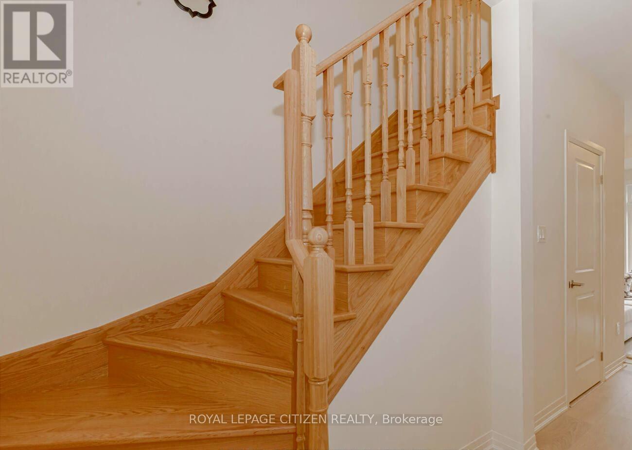 24 Esquire Way E, Whitby, Ontario  L1R 3K4 - Photo 11 - E12861054