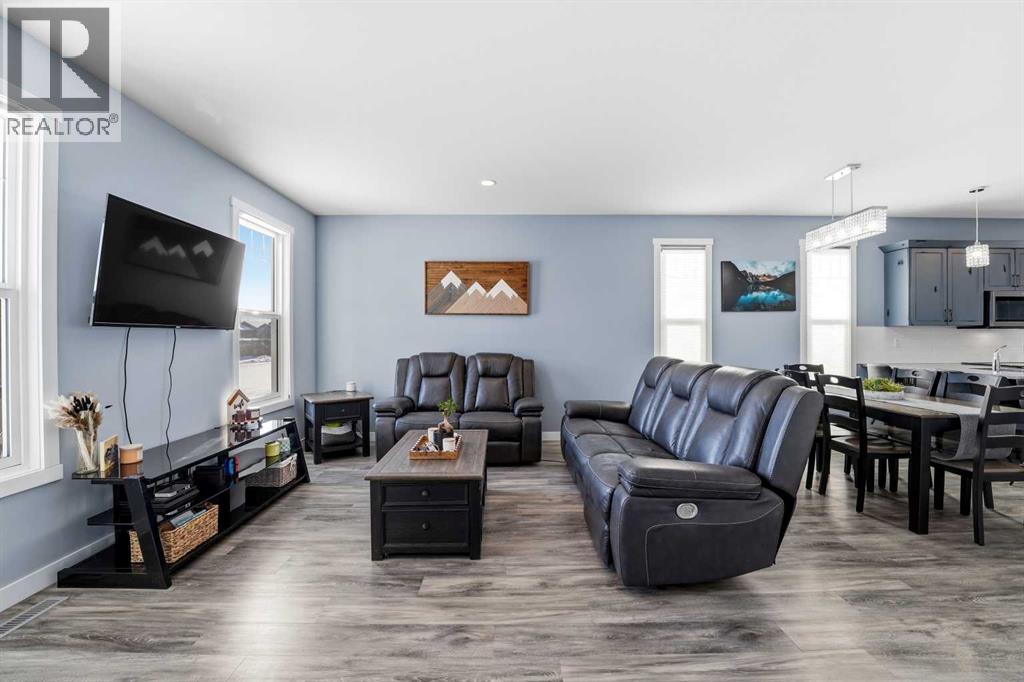 102 Hinshaw Drive, Sylvan Lake, Alberta  T4S 0N3 - Photo 6 - A2288312