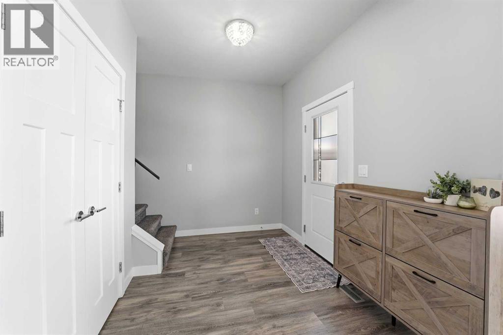 102 Hinshaw Drive, Sylvan Lake, Alberta  T4S 0N3 - Photo 5 - A2288312