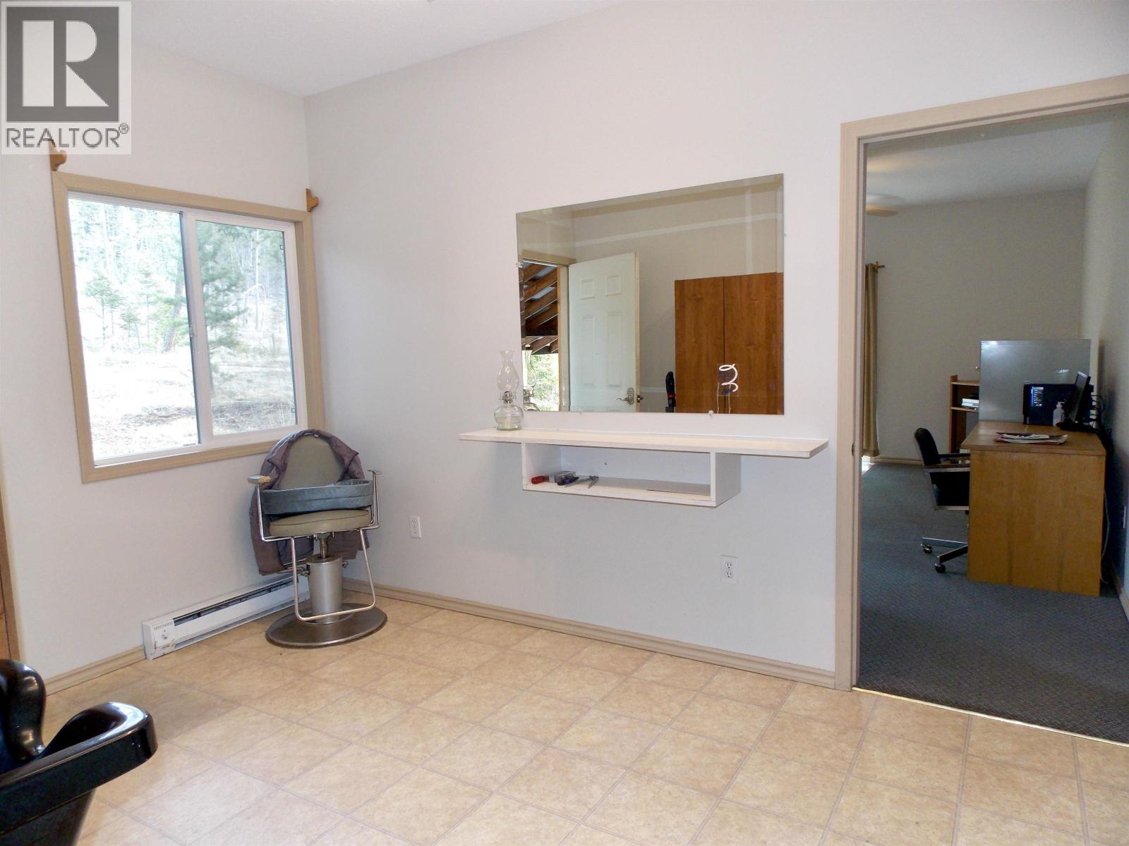 2337 Chimney Lake Road, Williams Lake, British Columbia  V2G 4W2 - Photo 18 - R3092493