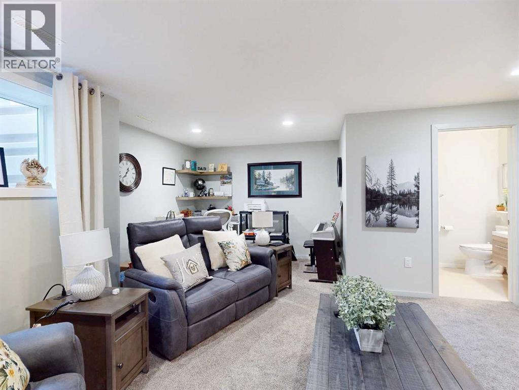 3, 402 Highlands Boulevard W, Lethbridge, Alberta  T1J 5K5 - Photo 3 - A2284633