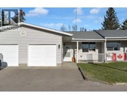 2, 717 Centre Street, Vulcan, Alberta