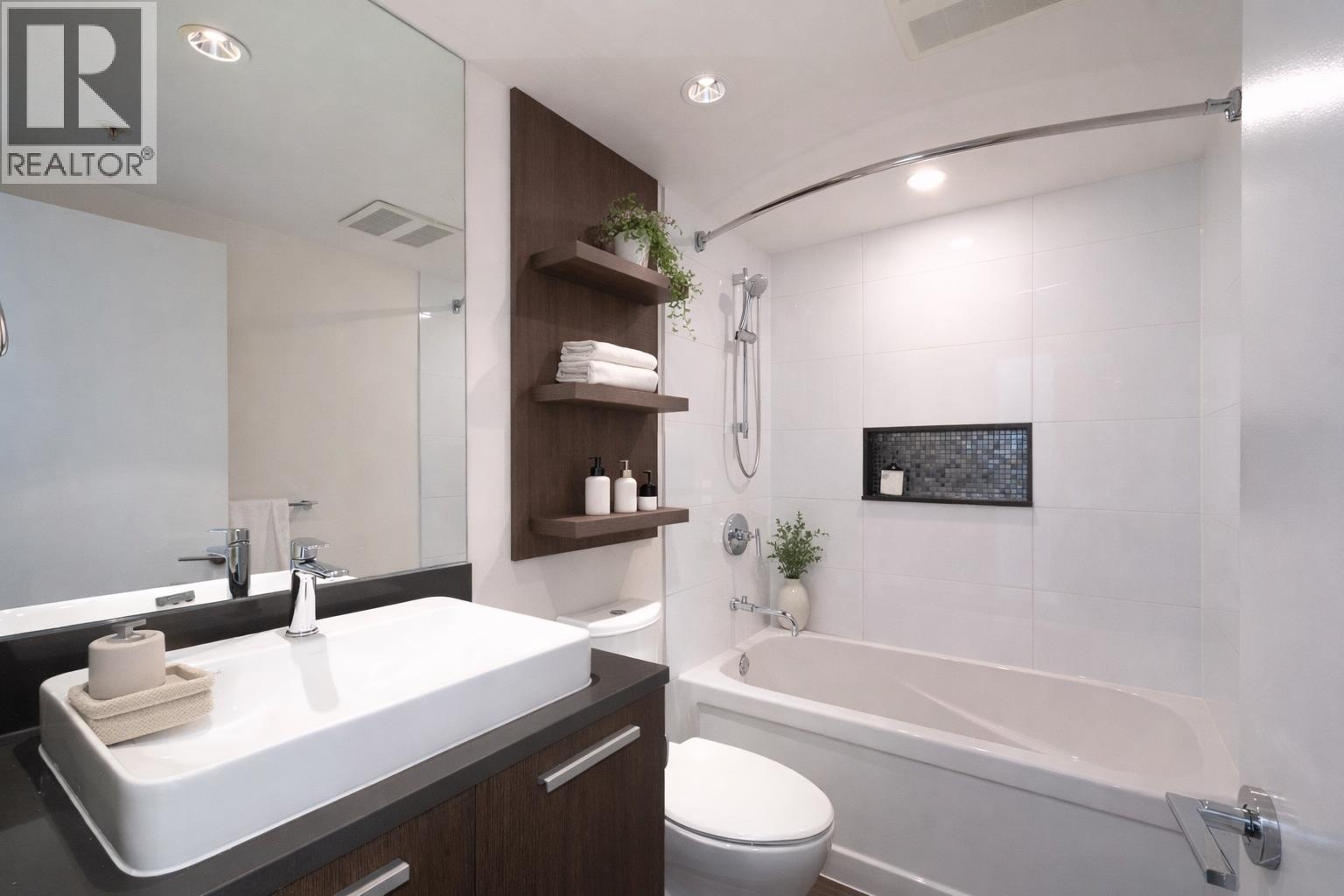 1205 3007 Glen Drive, Coquitlam, British Columbia  V3B 0L8 - Photo 18 - R3097596