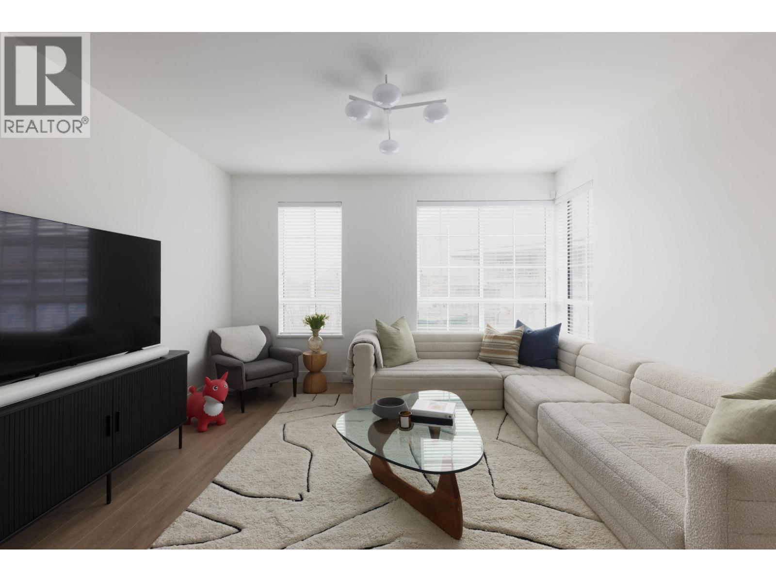 37995 Helm Way, Squamish, British Columbia  V8B 2A1 - Photo 5 - R3097849