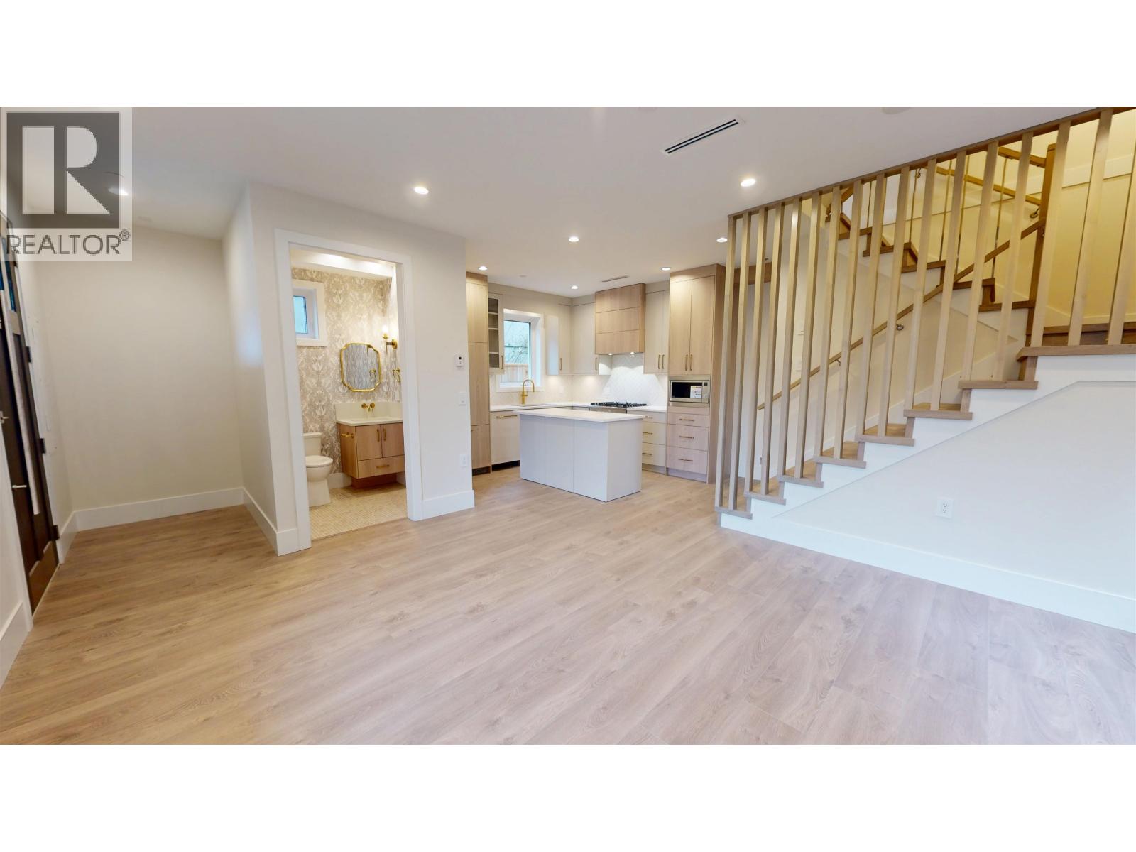 1 2528 Turner Street, Vancouver, British Columbia  V5K 2E8 - Photo 2 - R3097862