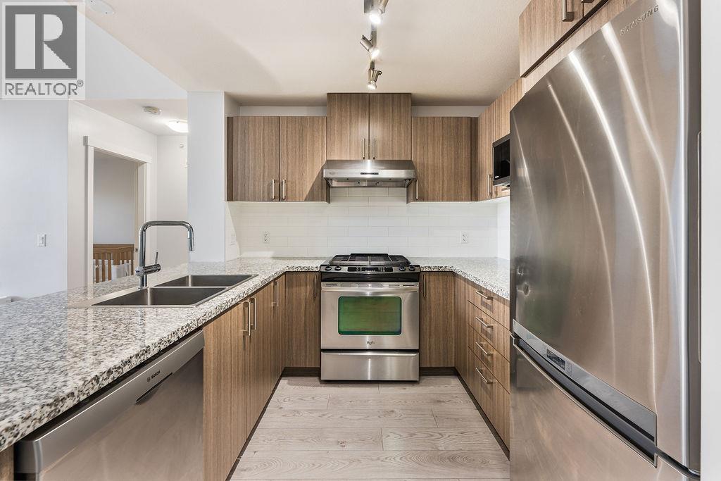 413 3156 Dayanee Springs Boulevard, Coquitlam, British Columbia  V3E 0B7 - Photo 2 - R3097873