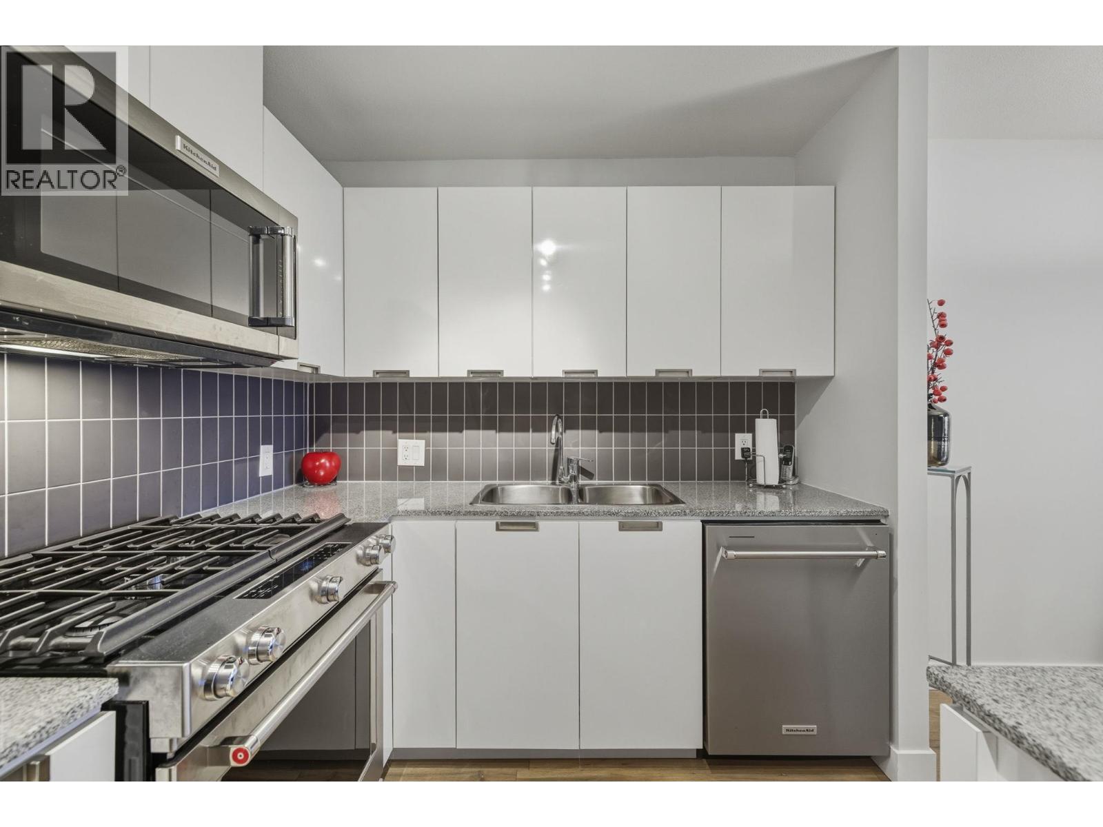 1102 151 W 2nd Street, North Vancouver, British Columbia  V7M 3P1 - Photo 11 - R3097889