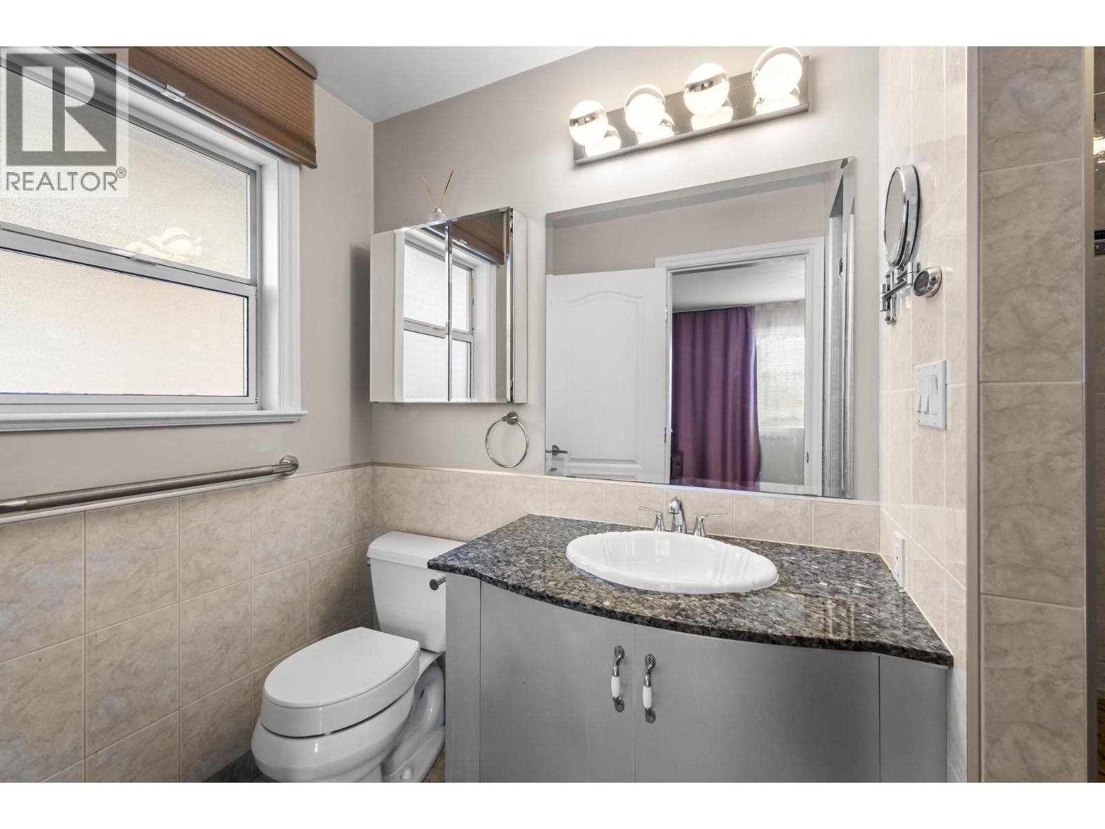 317 Gloucester Court, Coquitlam, British Columbia  V3K 5S6 - Photo 16 - R3097866