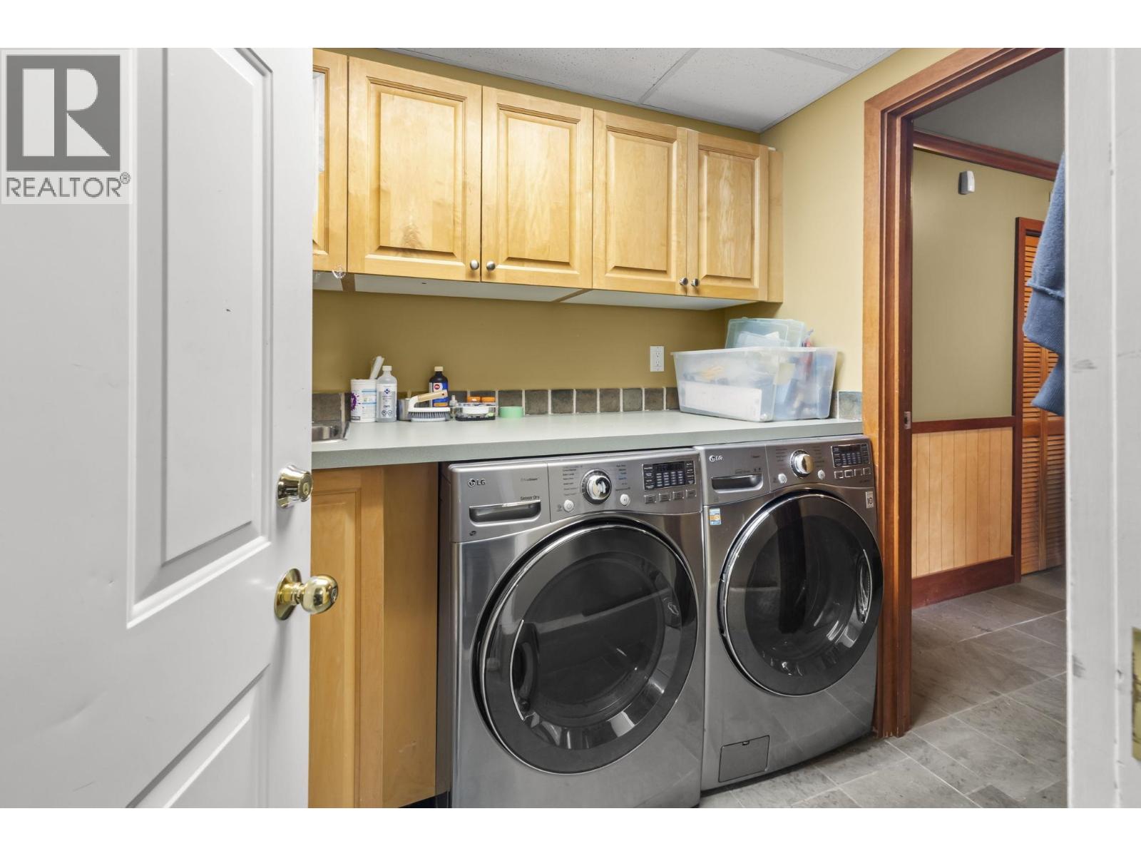 317 Gloucester Court, Coquitlam, British Columbia  V3K 5S6 - Photo 32 - R3097866