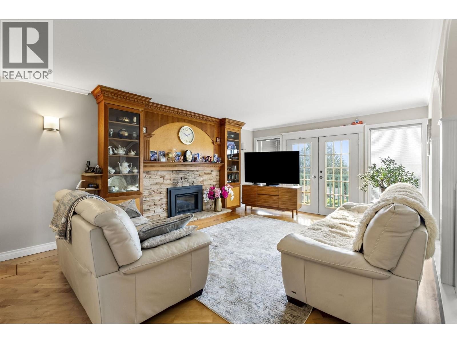 317 Gloucester Court, Coquitlam, British Columbia  V3K 5S6 - Photo 4 - R3097866