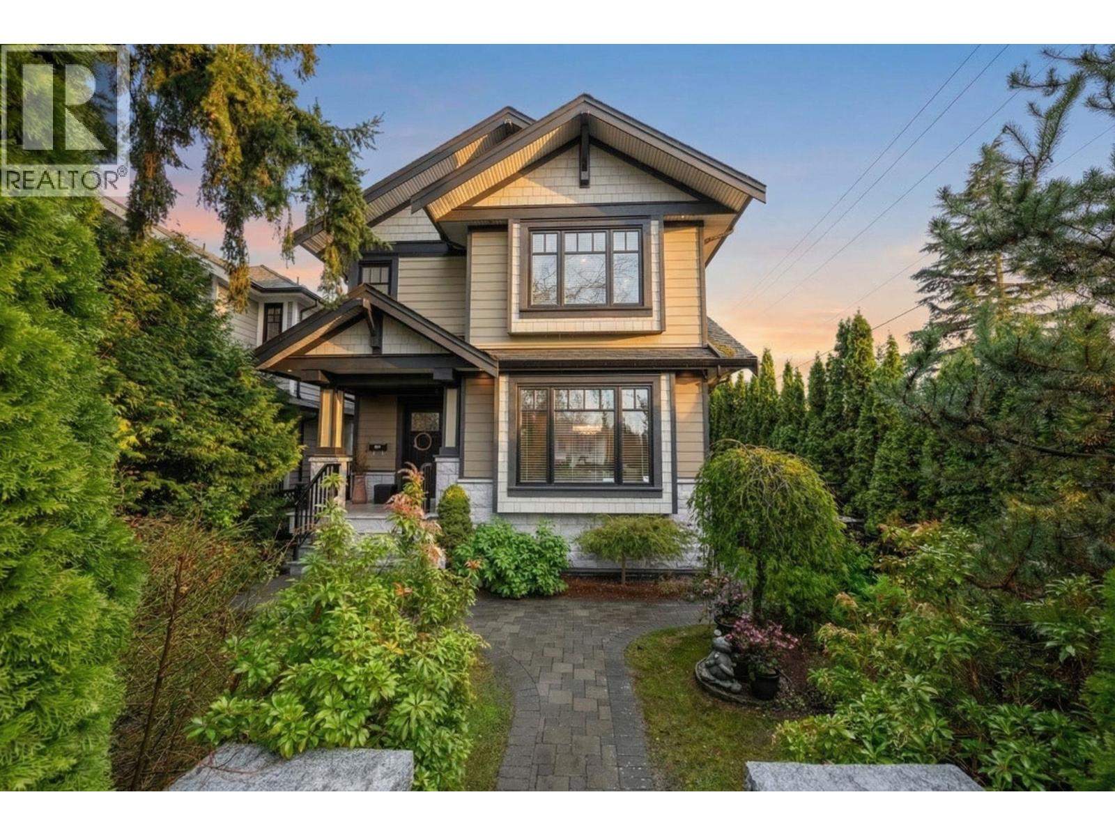 2798 W 19th Avenue, Vancouver, British Columbia  V6L 1E3 - Photo 1 - R3097896