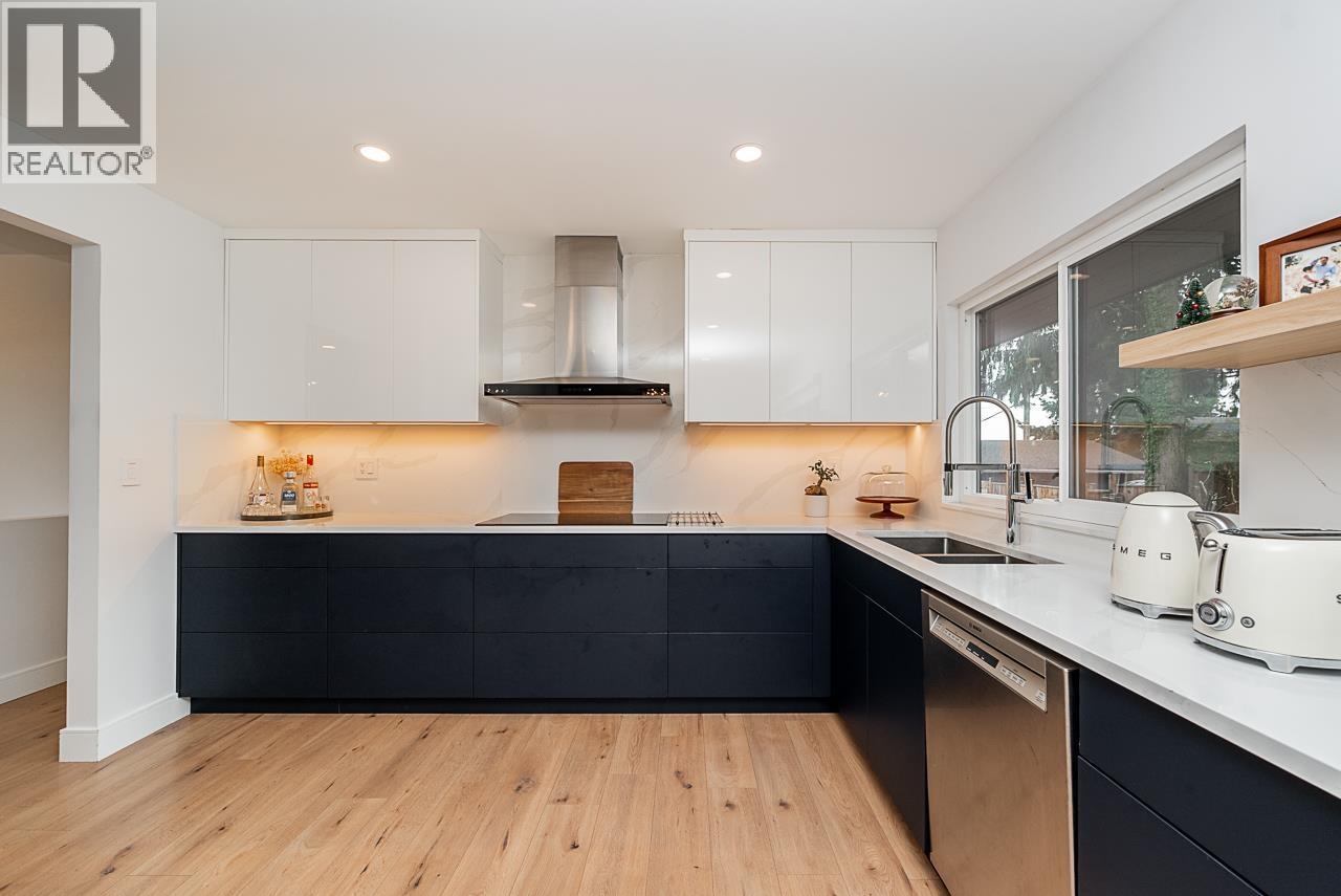 9150 Wilberforce Street, Burnaby, British Columbia  V3N 4C6 - Photo 15 - R3097898