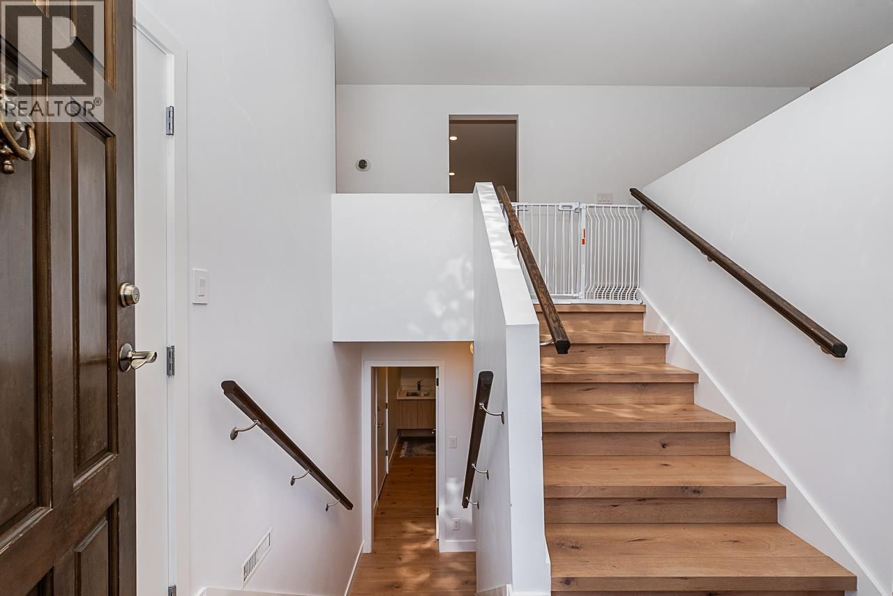 9150 Wilberforce Street, Burnaby, British Columbia  V3N 4C6 - Photo 29 - R3097898