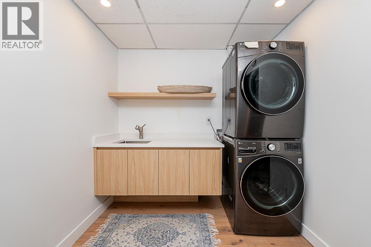 9150 Wilberforce Street, Burnaby, British Columbia  V3N 4C6 - Photo 30 - R3097898