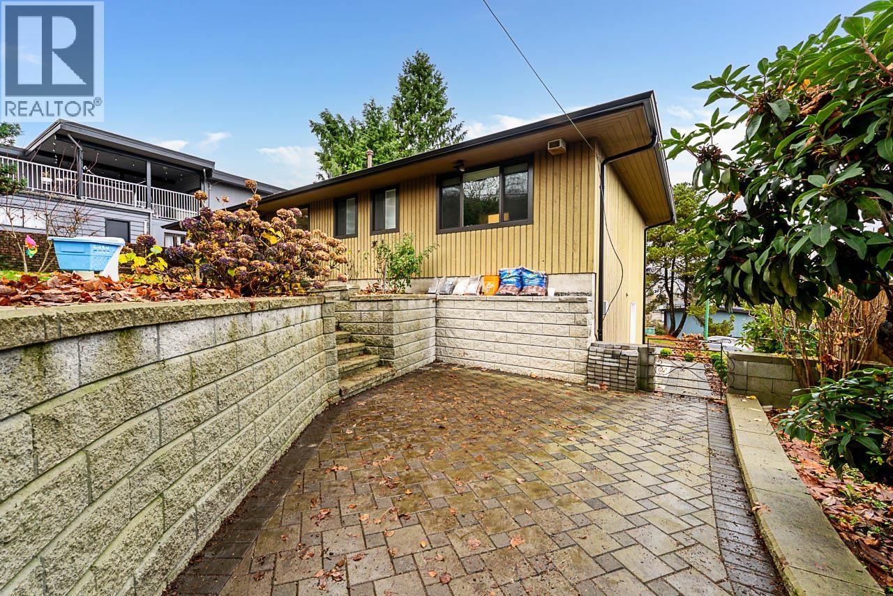 9150 Wilberforce Street, Burnaby, British Columbia  V3N 4C6 - Photo 34 - R3097898