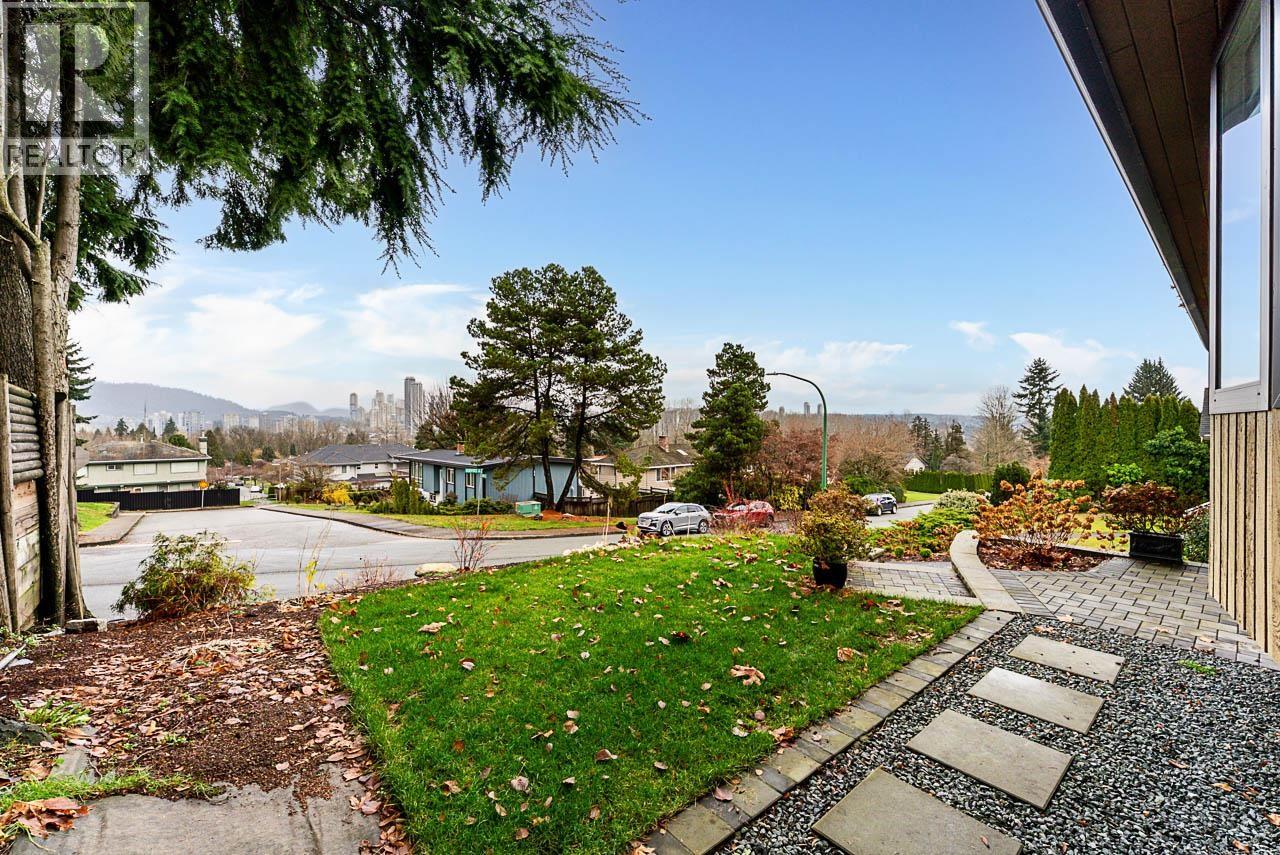 9150 Wilberforce Street, Burnaby, British Columbia  V3N 4C6 - Photo 4 - R3097898