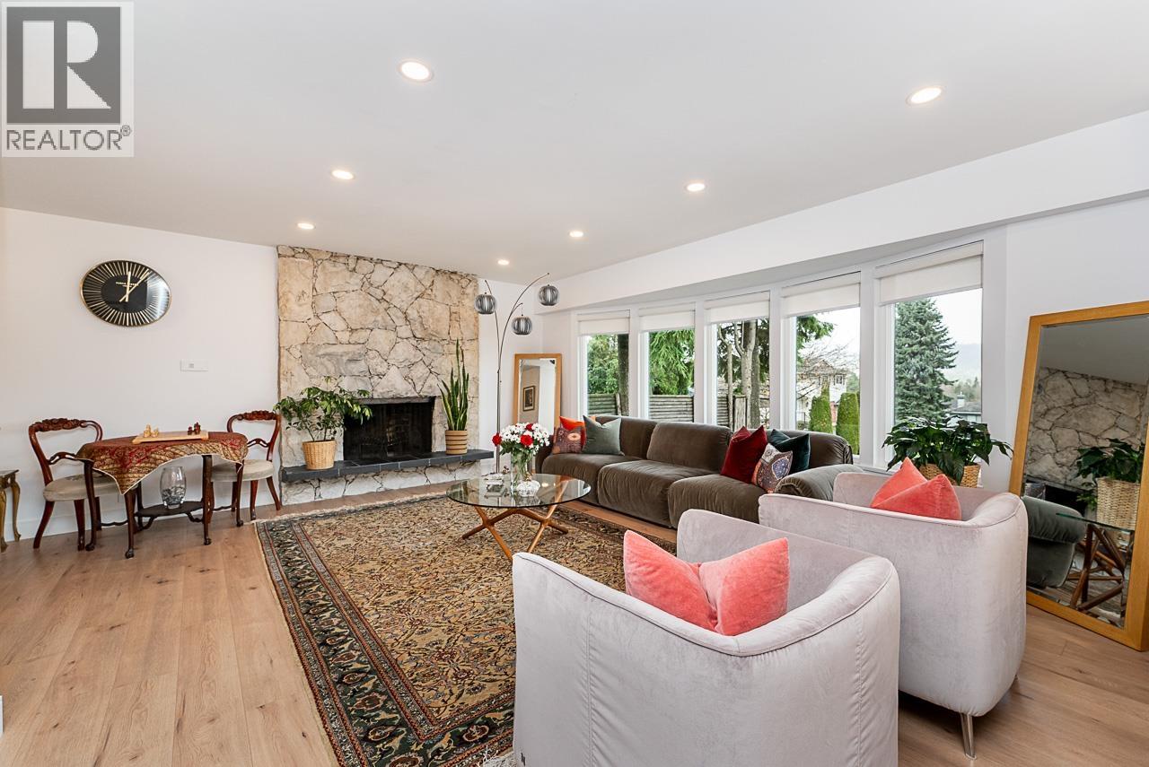 9150 Wilberforce Street, Burnaby, British Columbia  V3N 4C6 - Photo 9 - R3097898