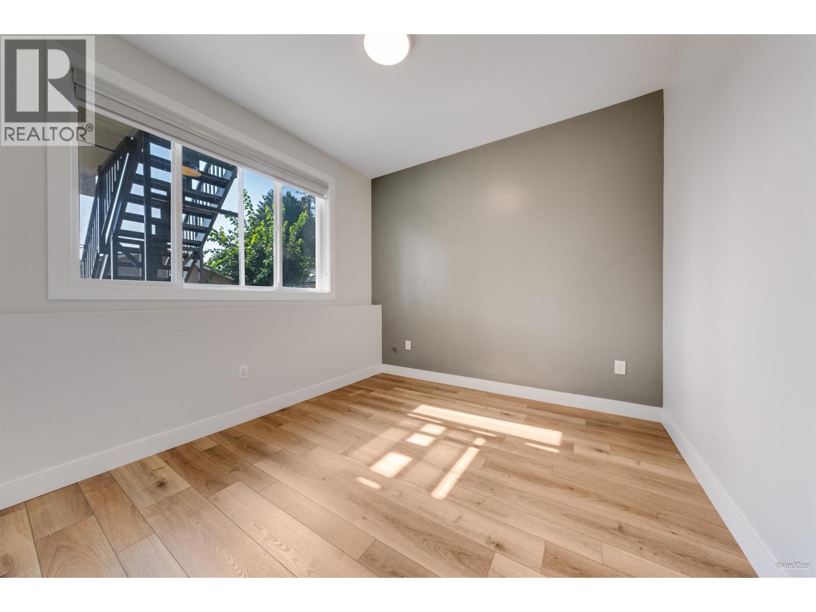 8008 13th Avenue, Burnaby, British Columbia  V3N 2G2 - Photo 27 - R3094643