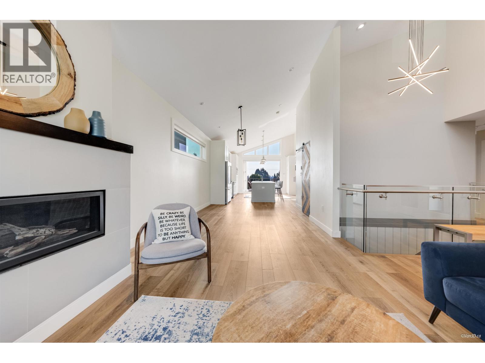 8008 13th Avenue, Burnaby, British Columbia  V3N 2G2 - Photo 7 - R3094643