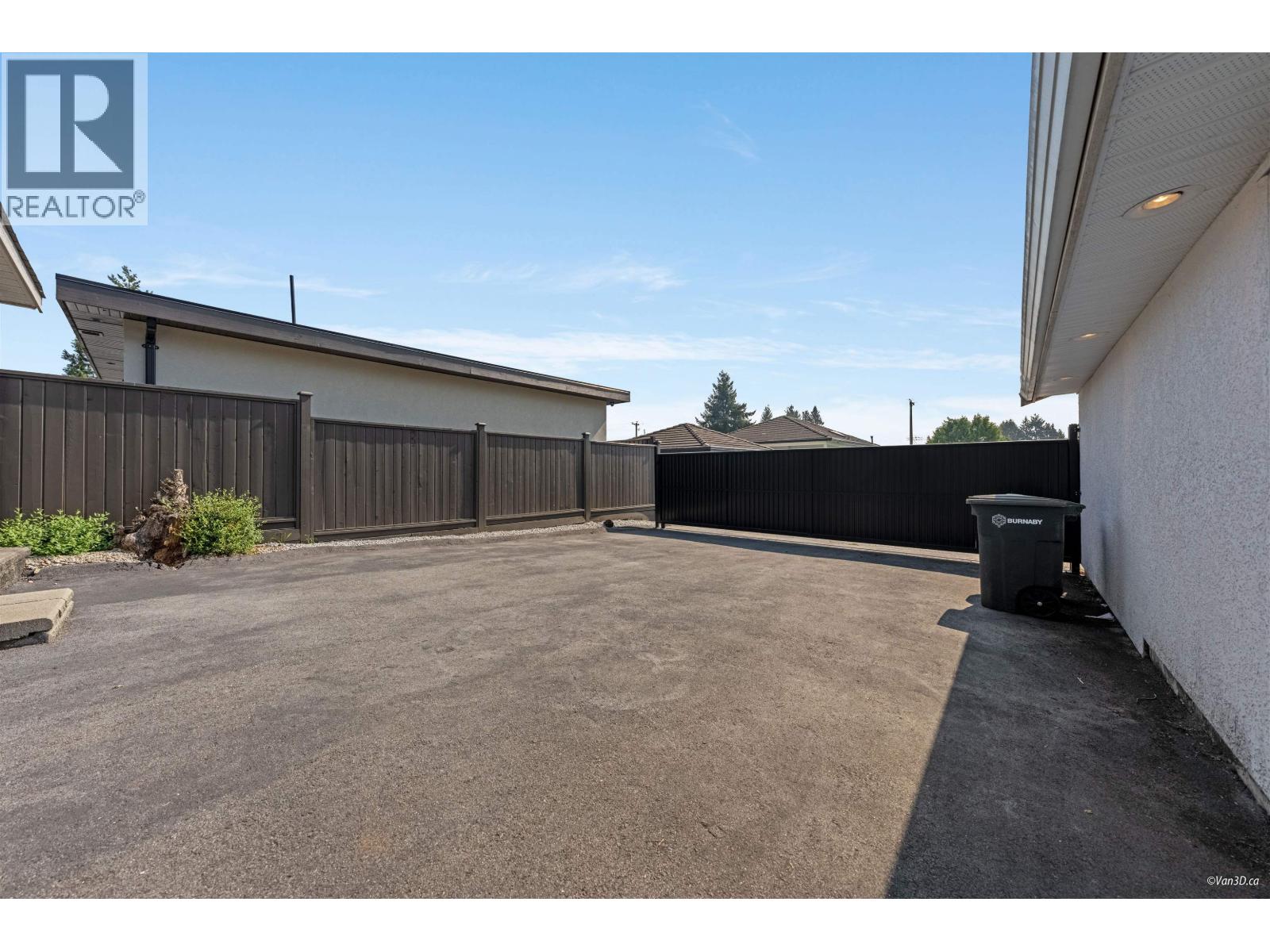 8008 13th Avenue, Burnaby, British Columbia  V3N 2G2 - Photo 35 - R3094643