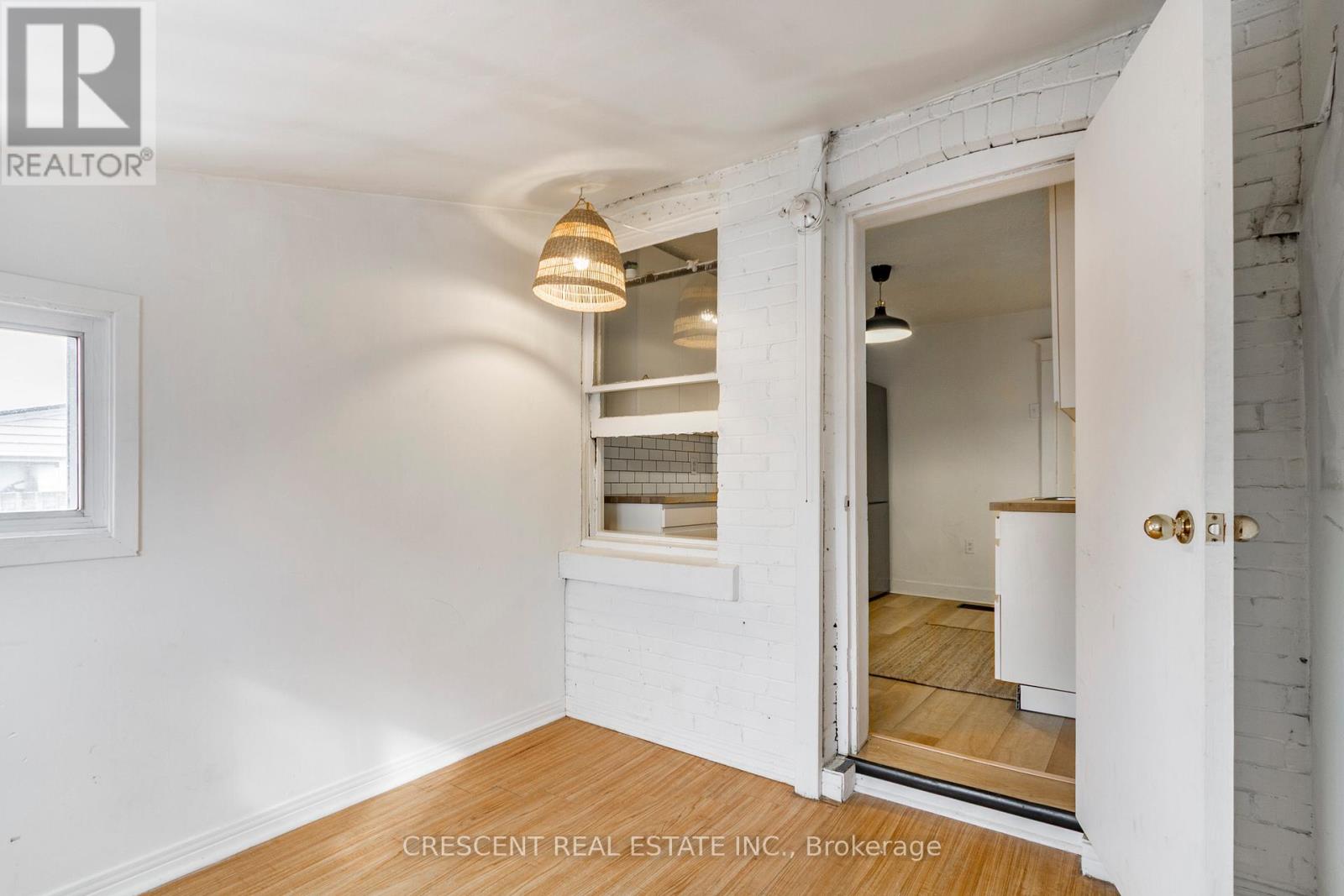 Upper - 1057 Davenport Road, Toronto, Ontario  M6G 2C2 - Photo 5 - C12800456