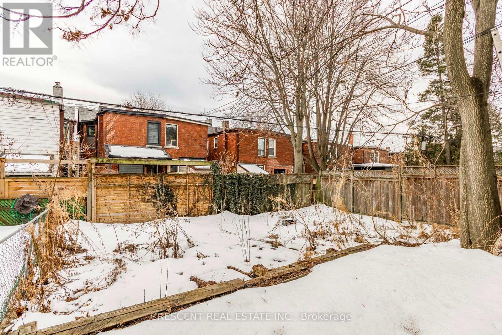 Upper - 1057 Davenport Road, Toronto, Ontario  M6G 2C2 - Photo 18 - C12800456