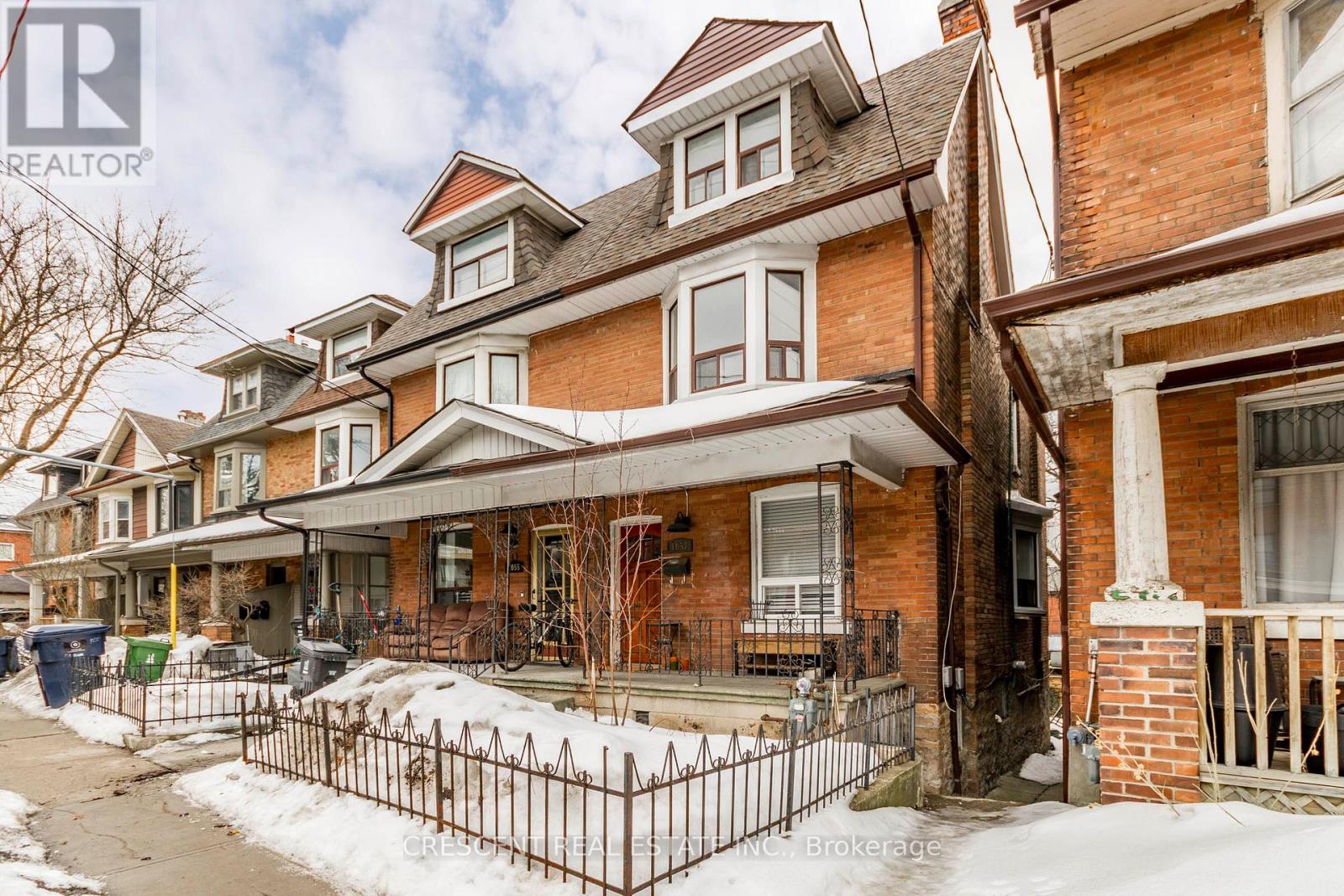 UPPER - 1057 DAVENPORT ROAD, Toronto, Ontario