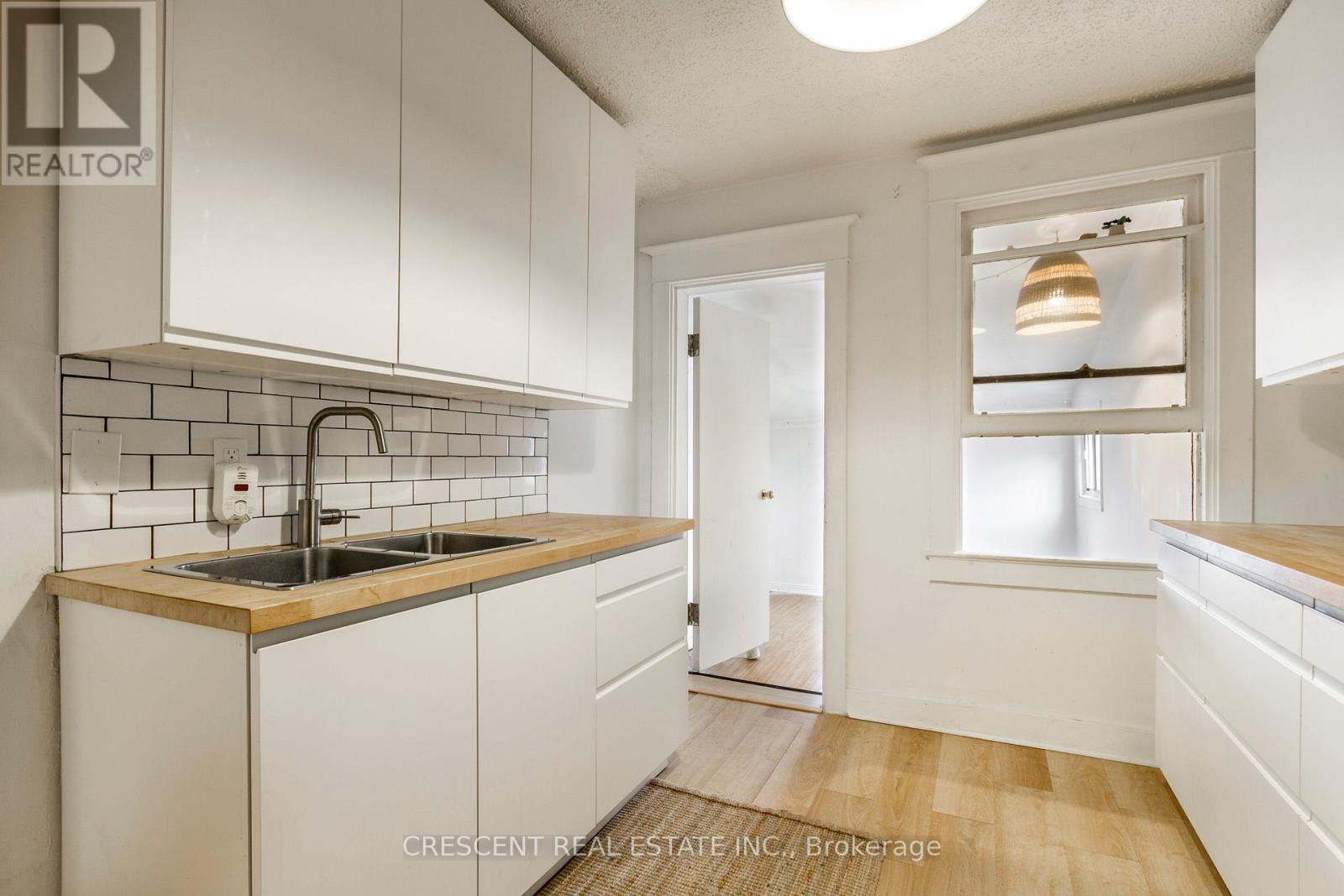 Upper - 1057 Davenport Road, Toronto, Ontario  M6G 2C2 - Photo 4 - C12800456