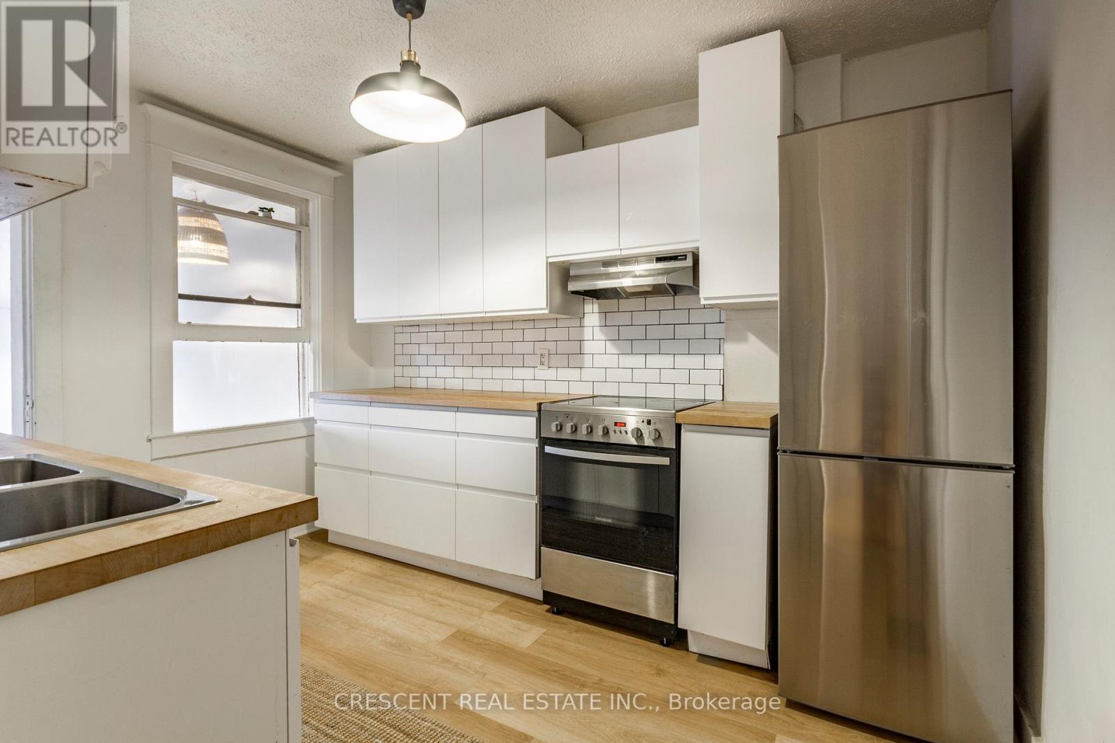 Upper - 1057 Davenport Road, Toronto, Ontario  M6G 2C2 - Photo 7 - C12800456