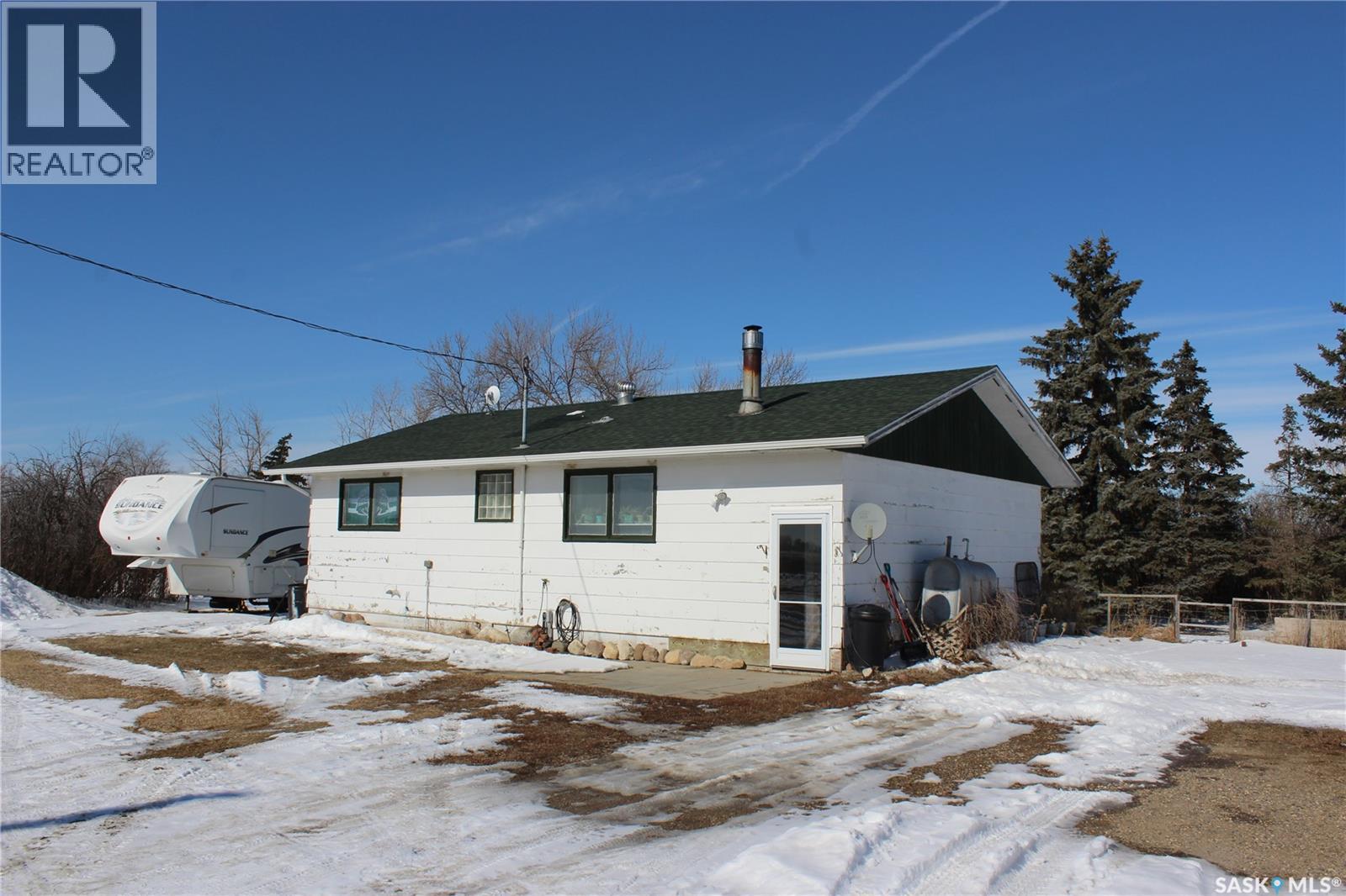 Farstad Acreage, Coalfields Rm No. 4, Saskatchewan  S0C 0M0 - Photo 2 - SK030052