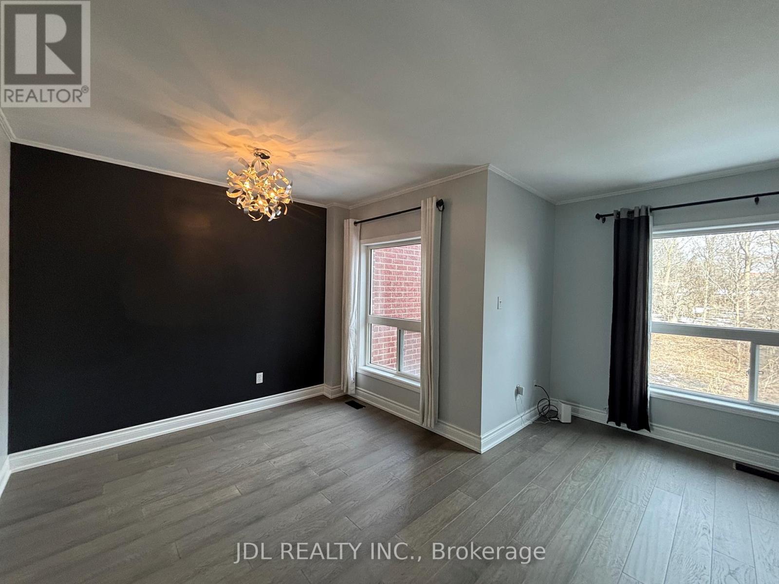 557 Bondi Avenue, Newmarket, Ontario  L3Y 8R5 - Photo 4 - N12864230