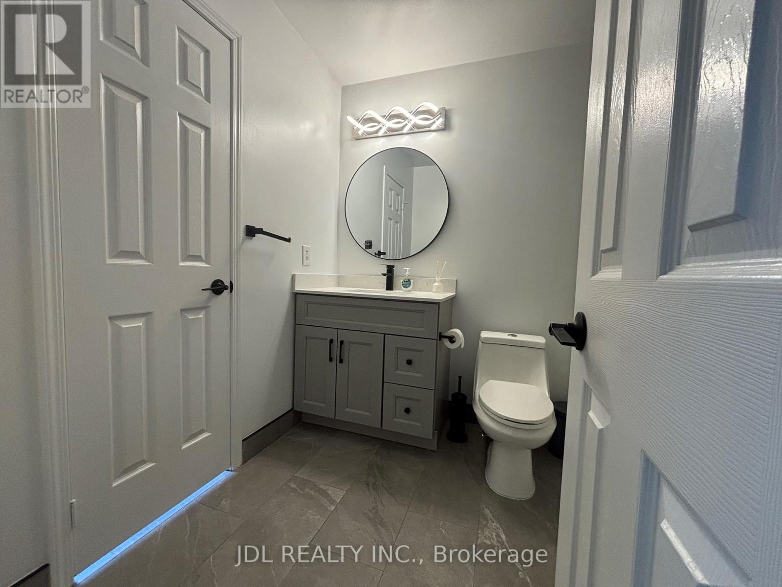 557 Bondi Avenue, Newmarket, Ontario  L3Y 8R5 - Photo 8 - N12864230