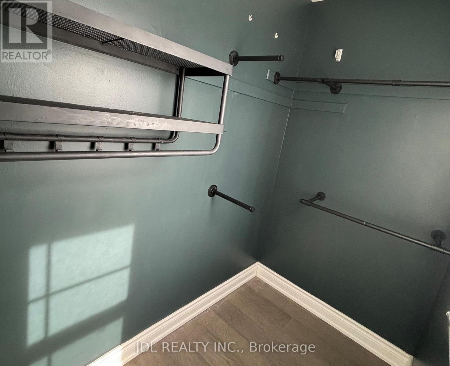 557 Bondi Avenue, Newmarket, Ontario  L3Y 8R5 - Photo 9 - N12864230