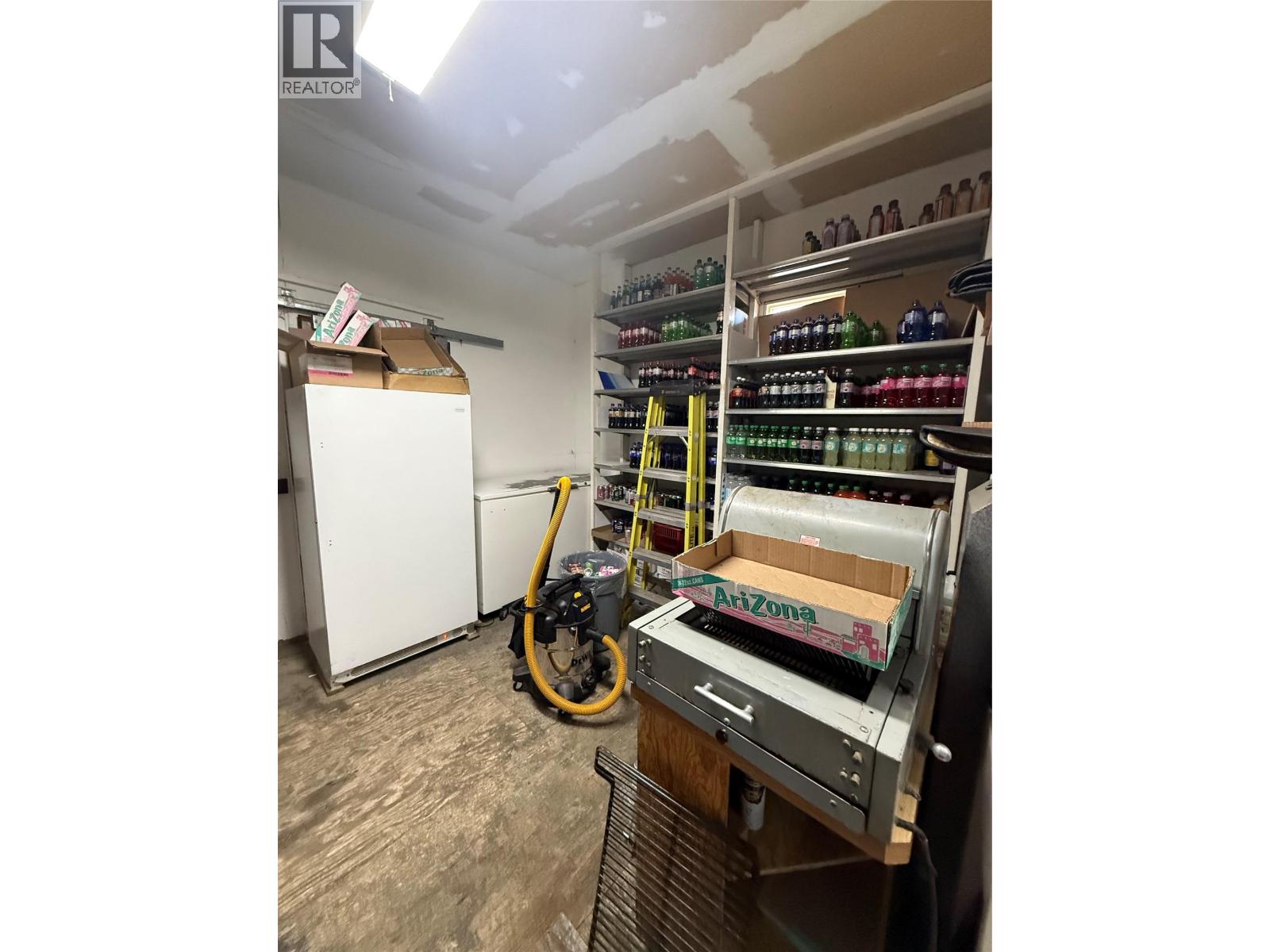 18 Ponderosa Avenue, Logan Lake, British Columbia  V0K 1W0 - Photo 33 - 10378060