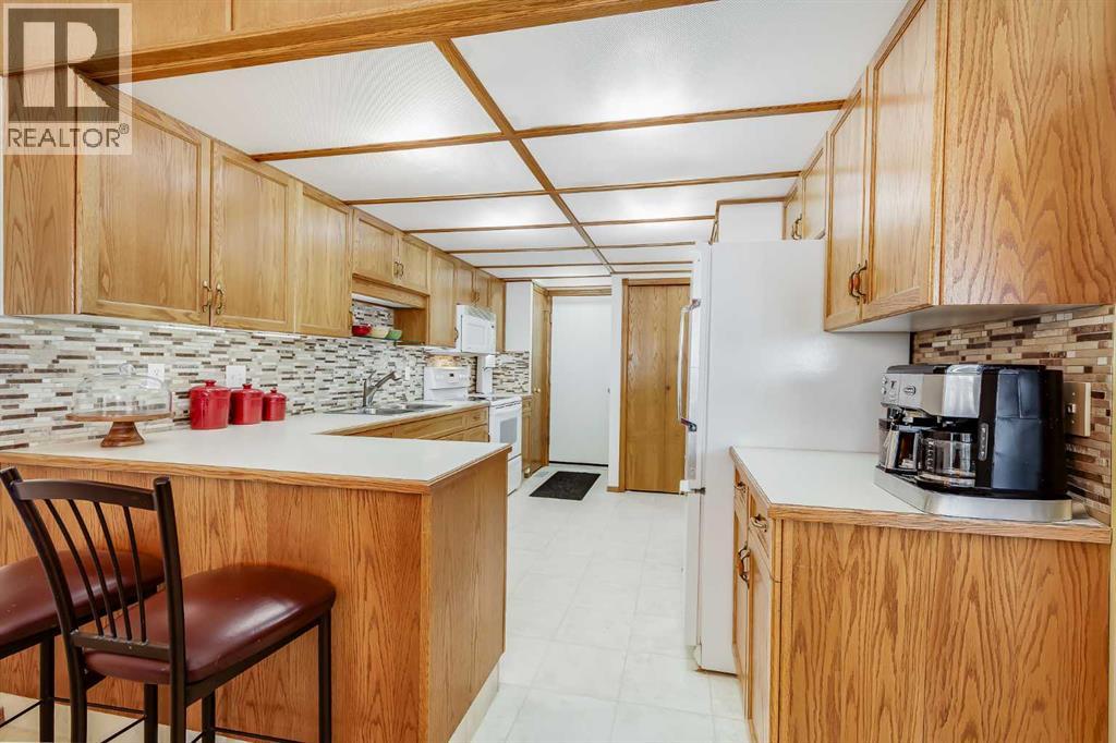 4118 Silverpark Estates Close, Olds, Alberta  T4H 1B4 - Photo 8 - A2286920